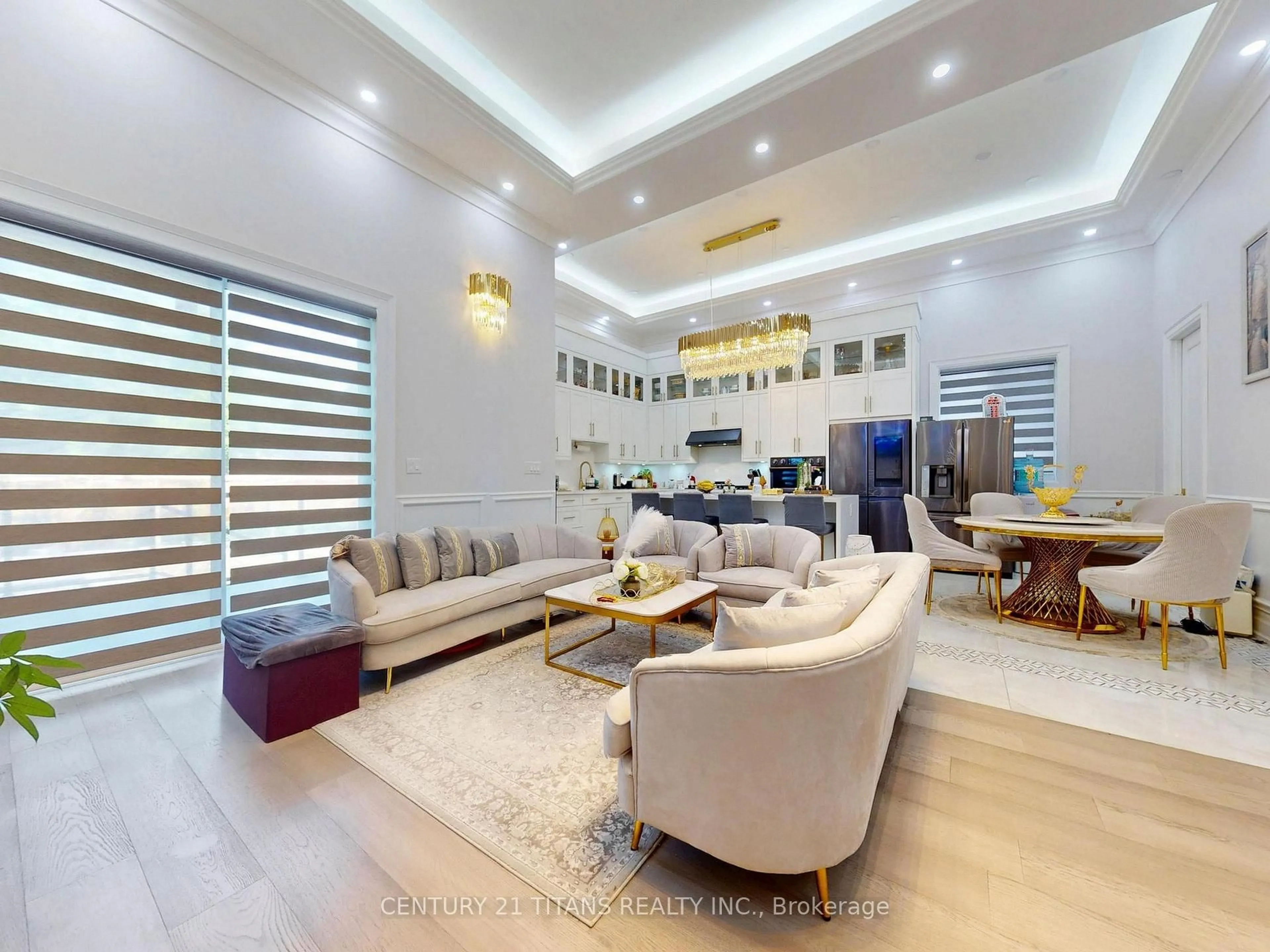 Living room with furniture, unknown for 36 Craiglee Dr, Toronto Ontario M1N 2L8