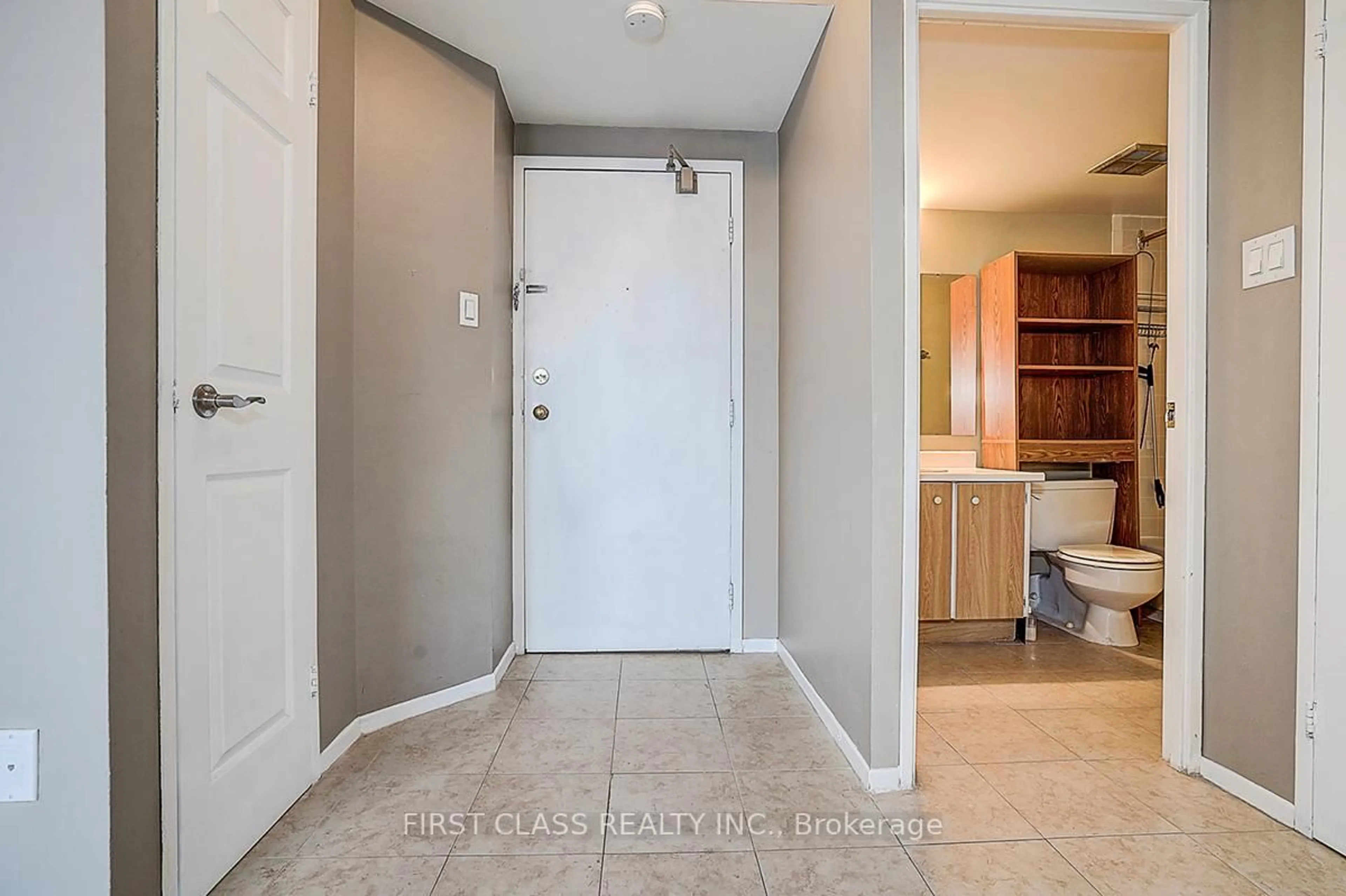 Indoor entryway for 5580 Sheppard Ave #1003, Toronto Ontario M1B 2L3