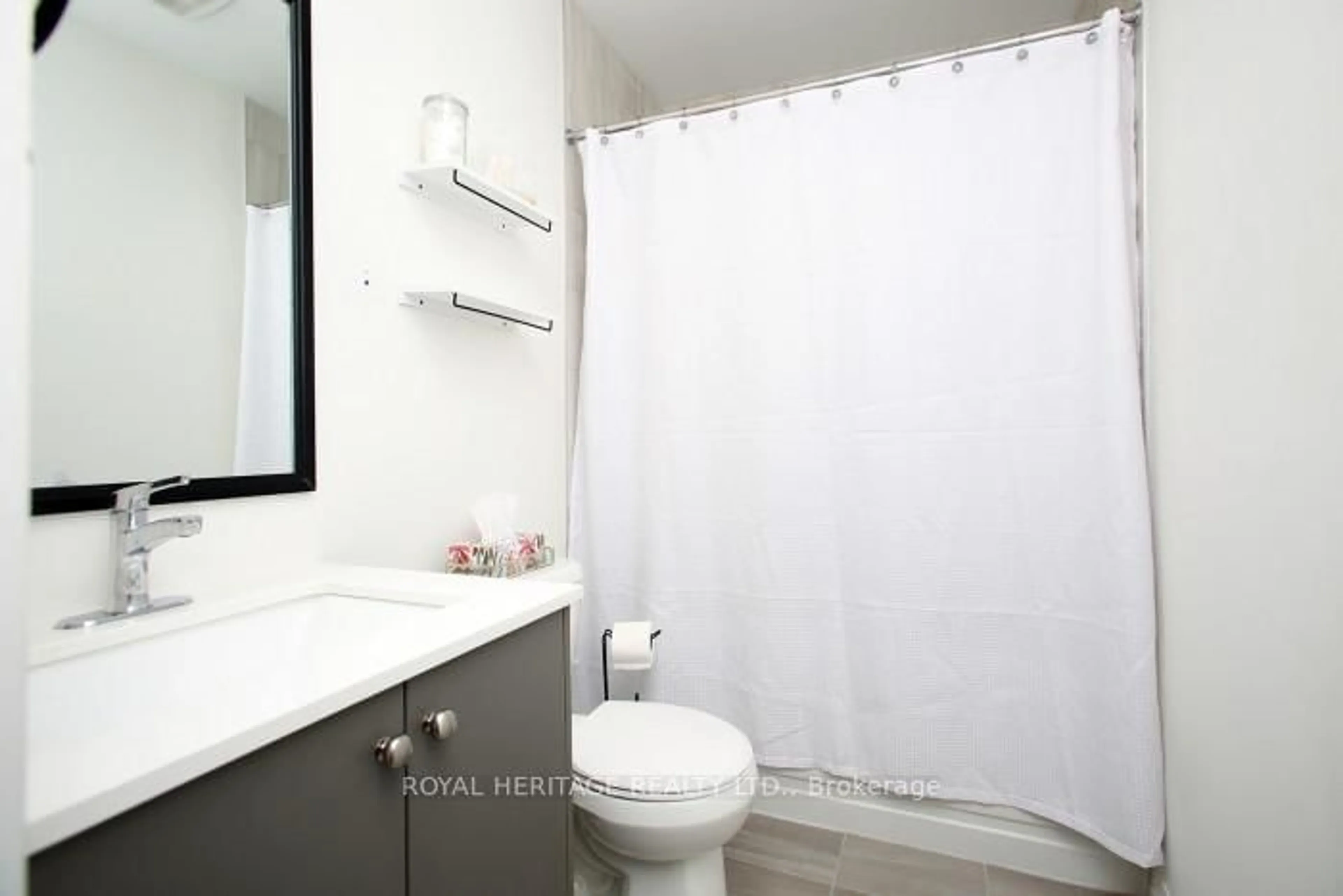 Standard bathroom, unknown for 5 Klein Way, Whitby Ontario L1R 0S6