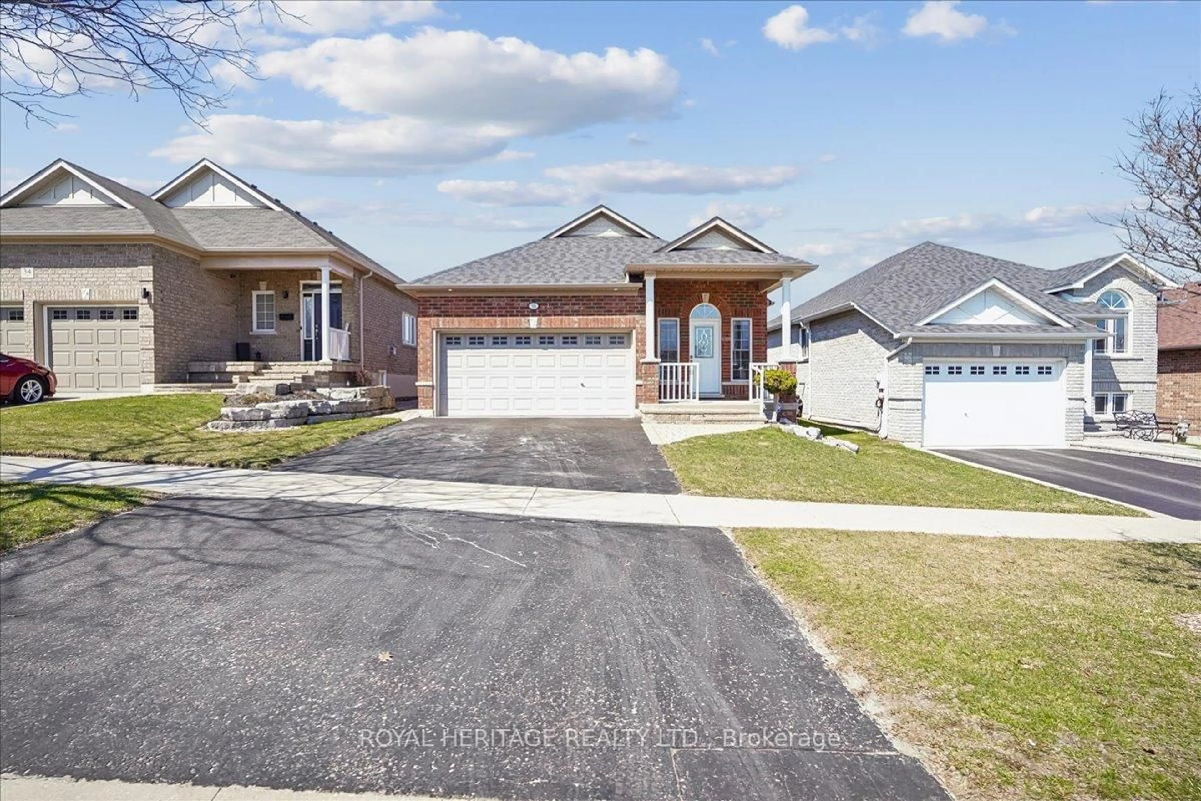 Home with brick exterior material, street for 38 Bingham Gate, Clarington Ontario L1E 3K3