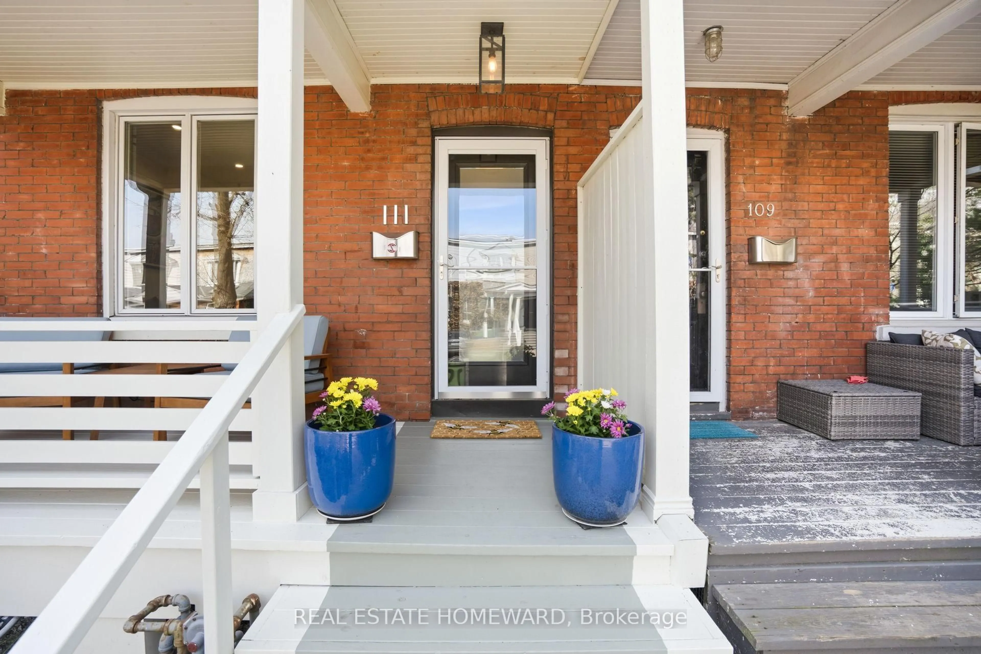 Indoor entryway for 111 Withrow Ave, Toronto Ontario M4K 1C8