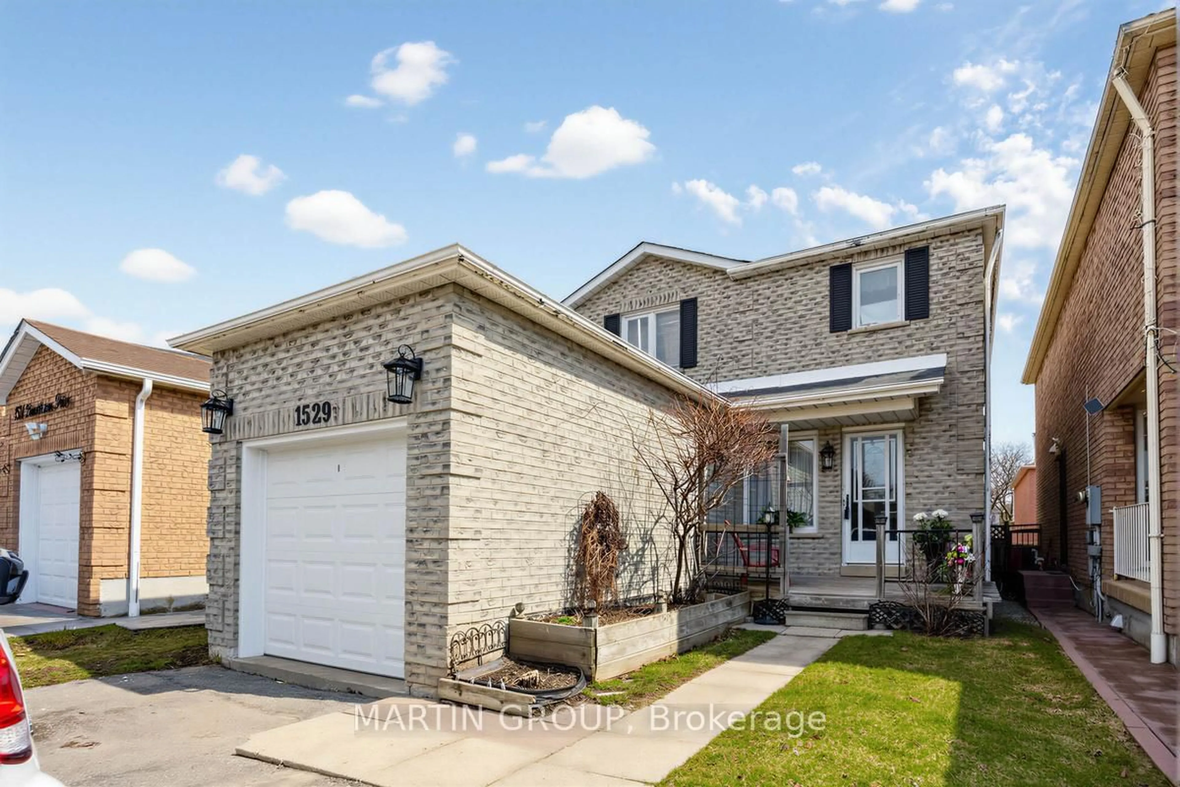 Home with brick exterior material, street for 1529 Beechlawn Dr, Pickering Ontario L1V 6E8