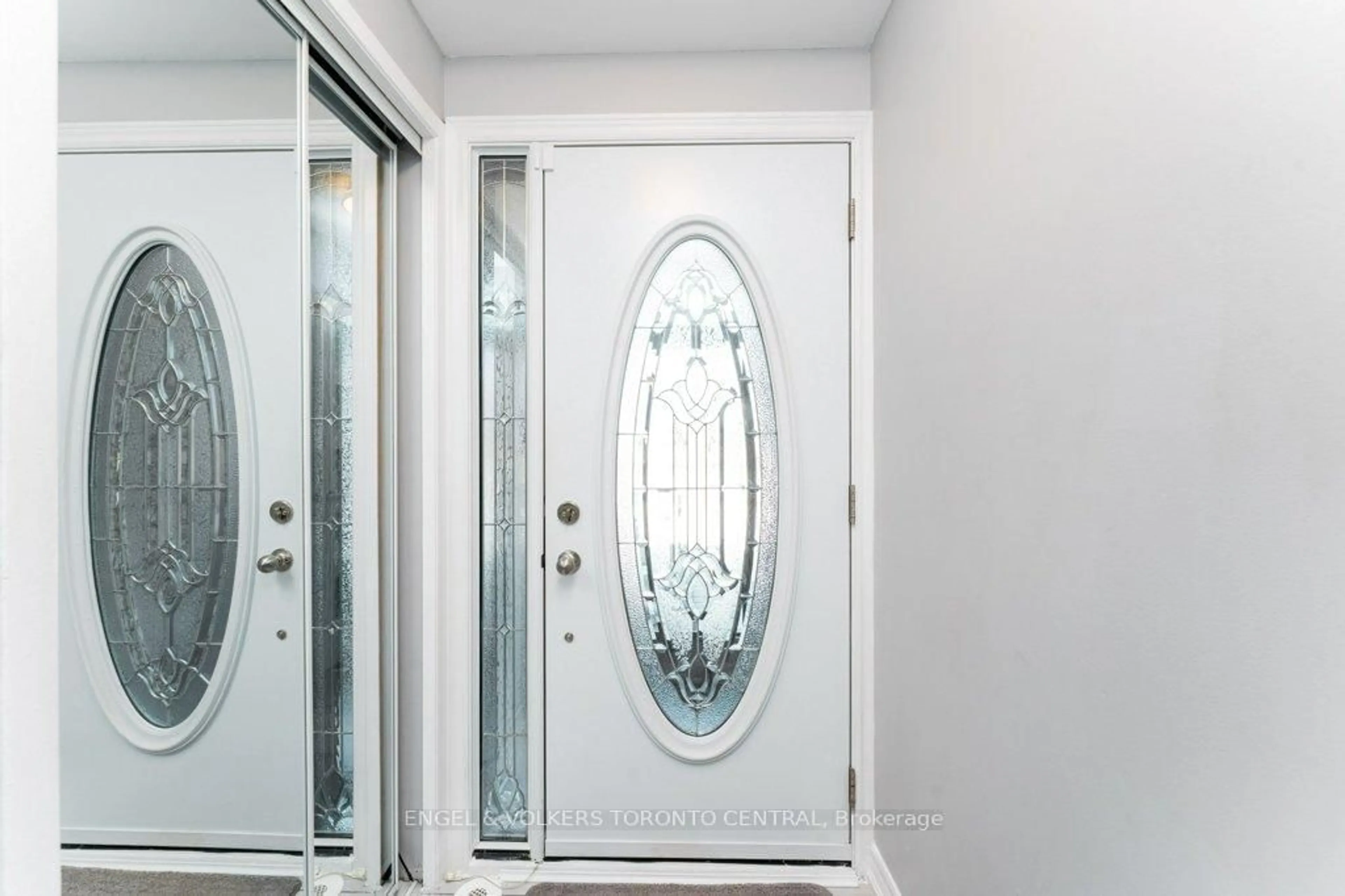 Indoor entryway for 351 Military Tr #66, Toronto Ontario M1E 4E5