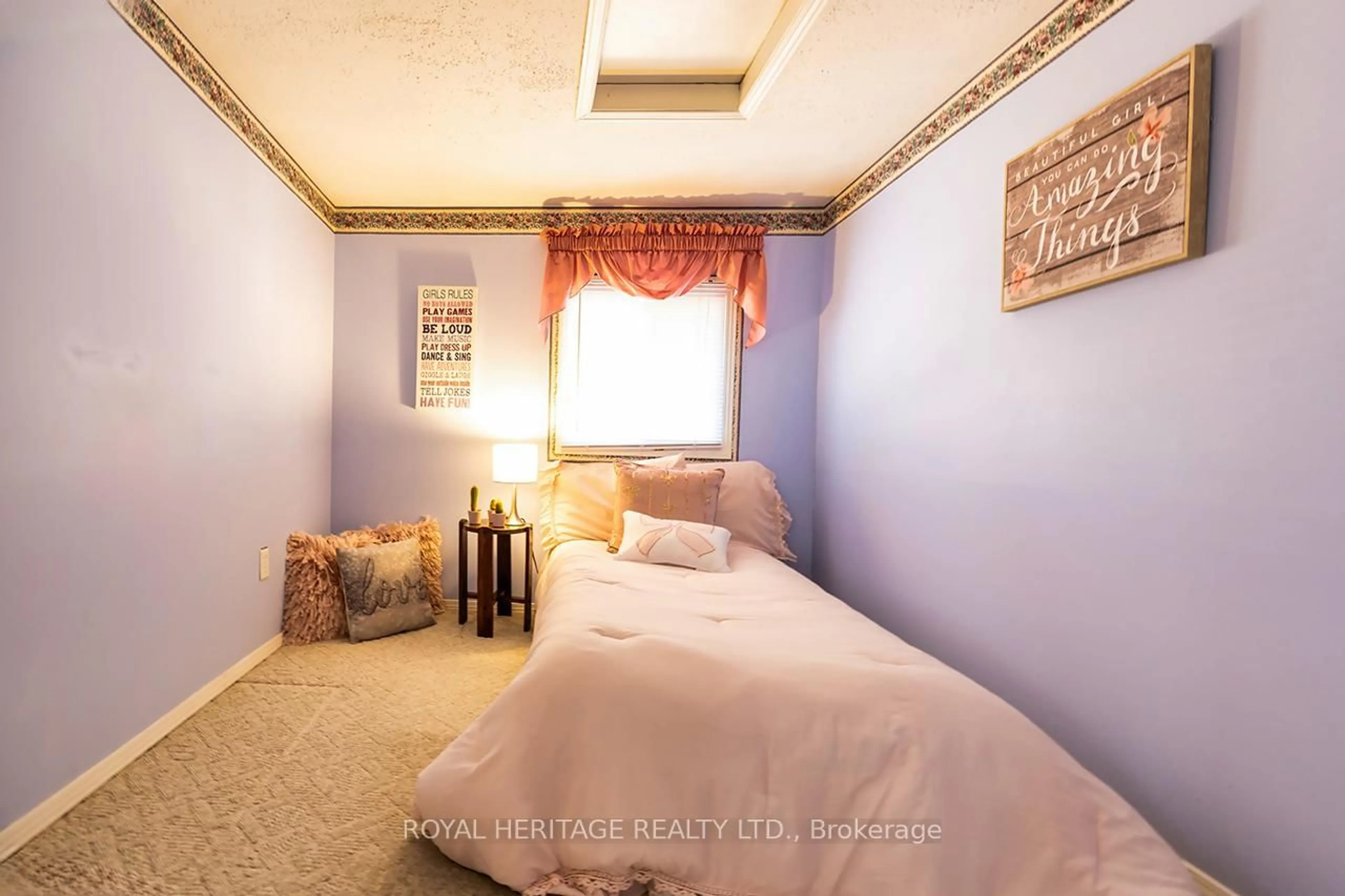 A pic of a room for 31 Thames Dr, Whitby Ontario L1R 2M2