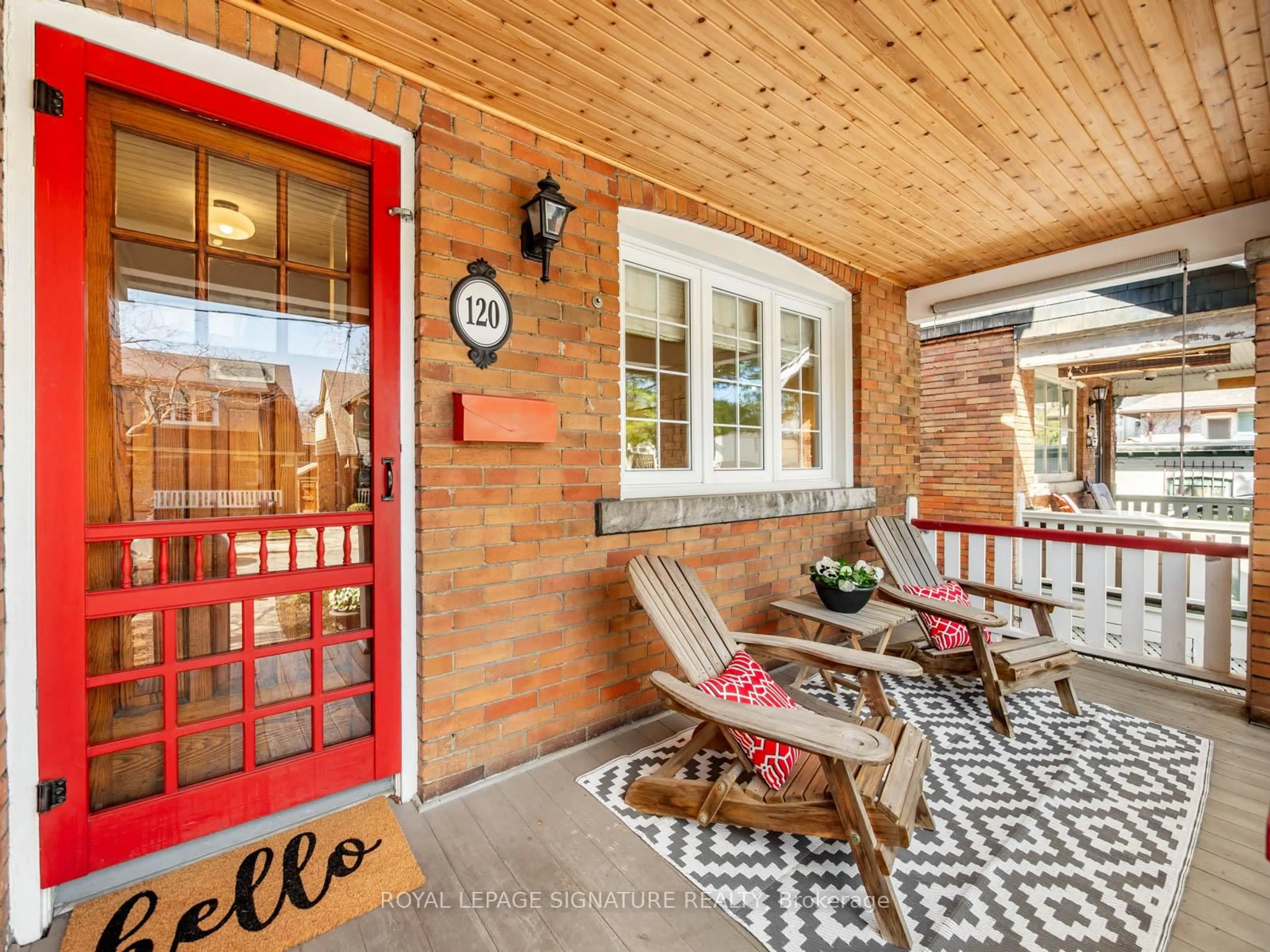 Patio, street for 120 Hollywood Cres, Toronto Ontario M4L 2K6