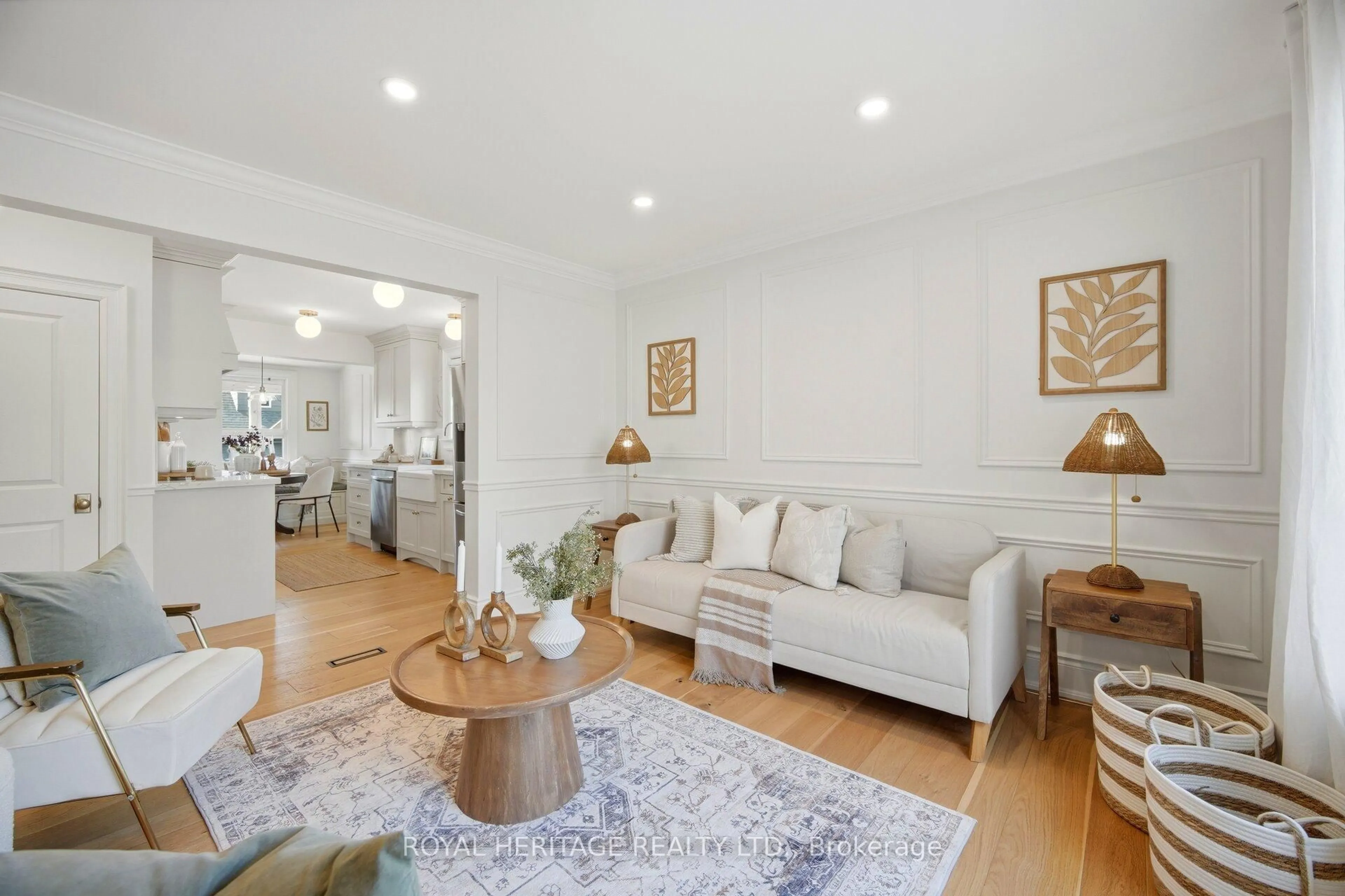 Living room with furniture, unknown for 867 Parklane Ave, Oshawa Ontario L1G 1N7