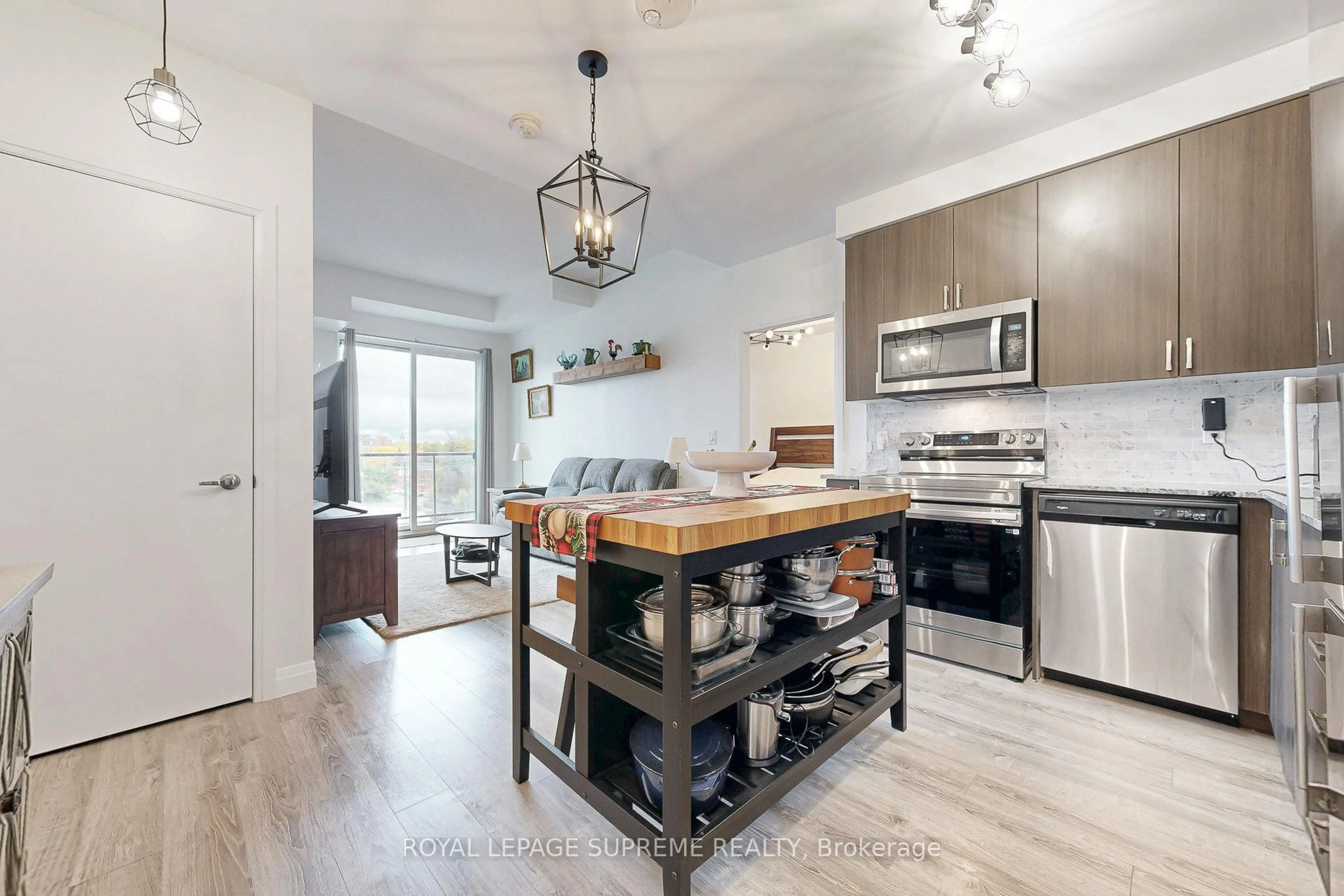 Open concept kitchen, unknown for 22 East Haven Dr #606, Toronto Ontario M1N 0B4