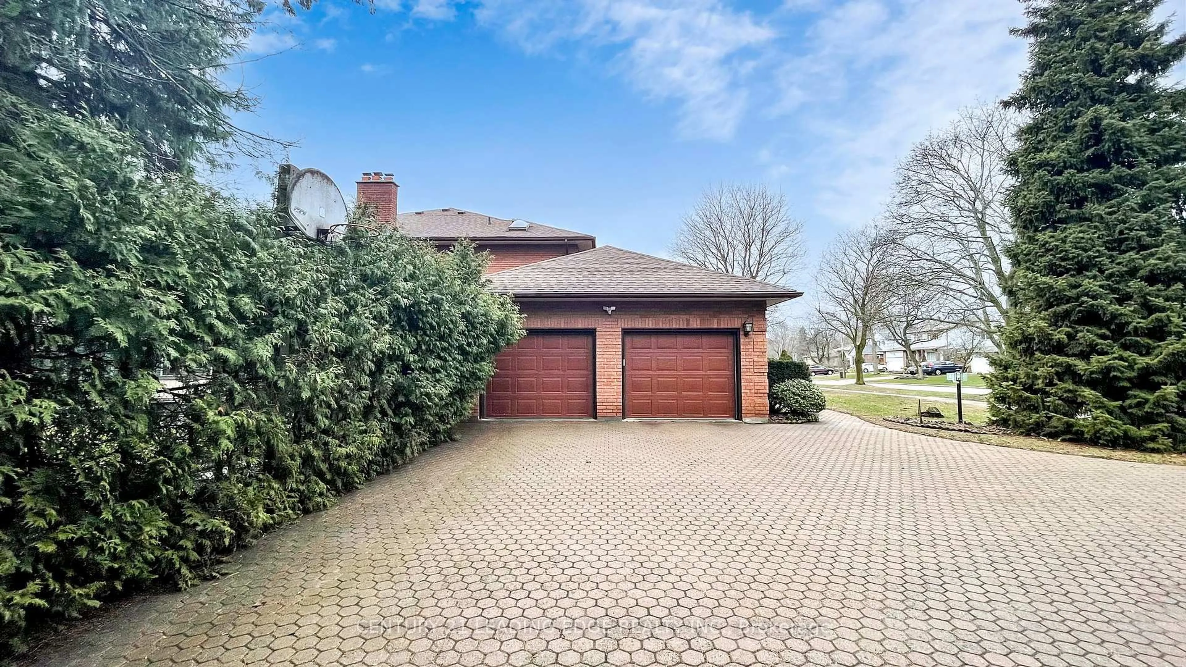 Home with brick exterior material, street for 1127 OSHAWA Blvd, Oshawa Ontario L1G 5W2