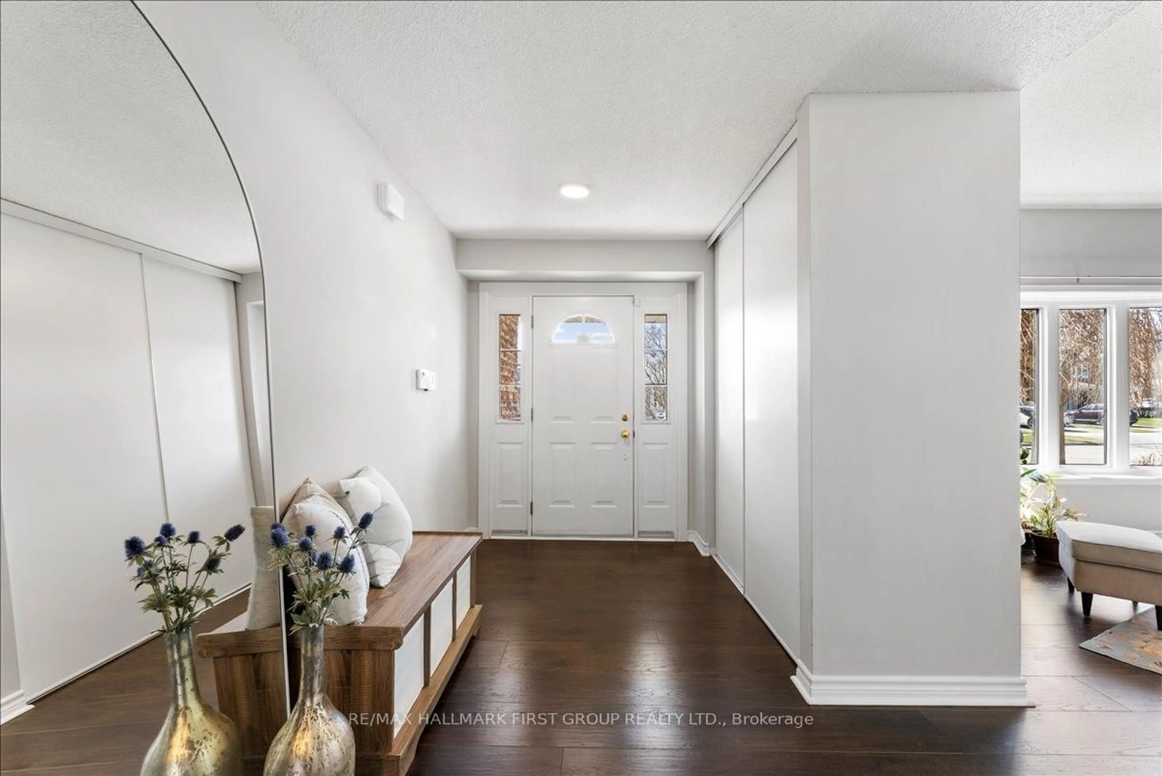 Indoor entryway for 1231 Canborough Cres, Pickering Ontario L1V 3K8