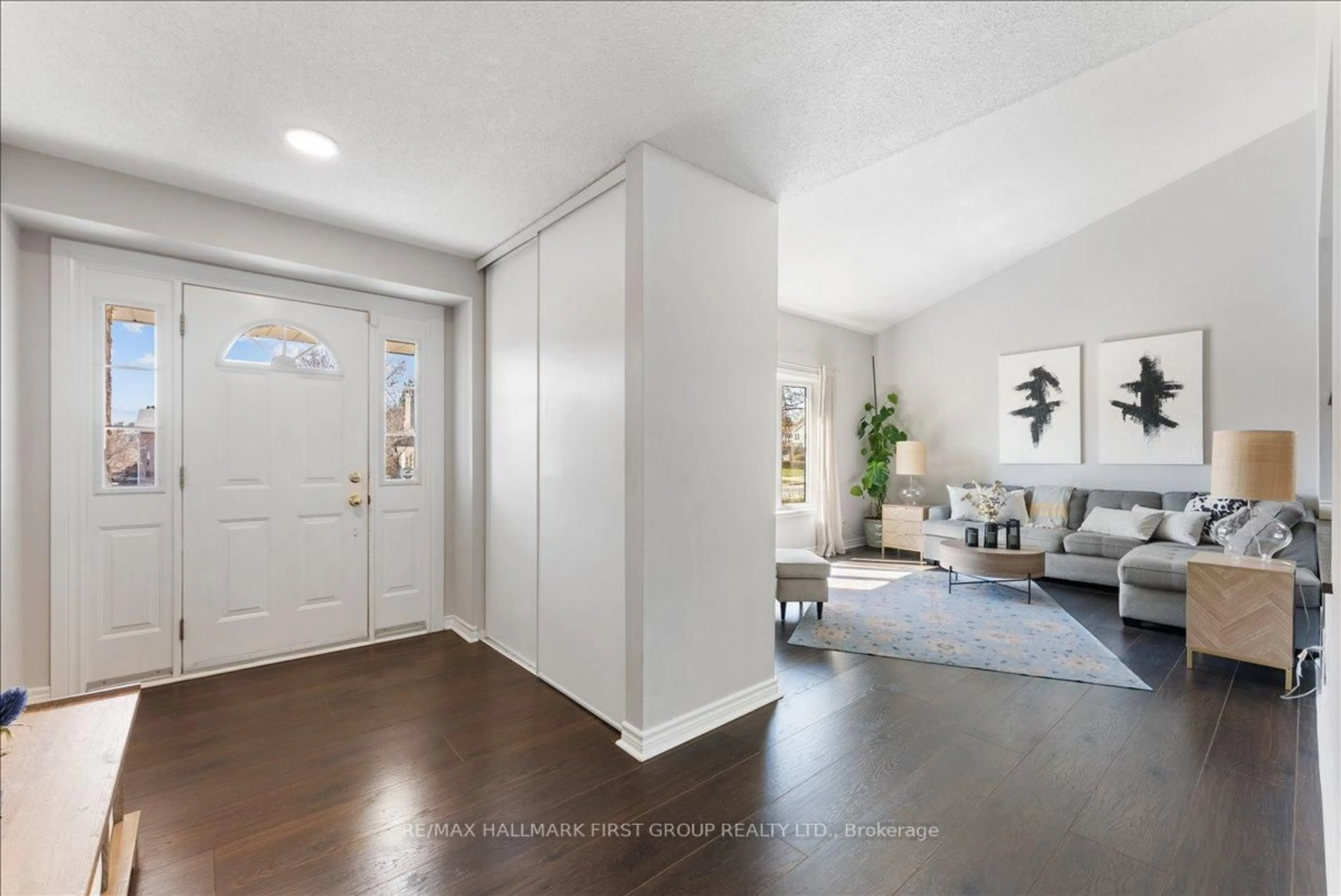 Indoor entryway for 1231 Canborough Cres, Pickering Ontario L1V 3K8