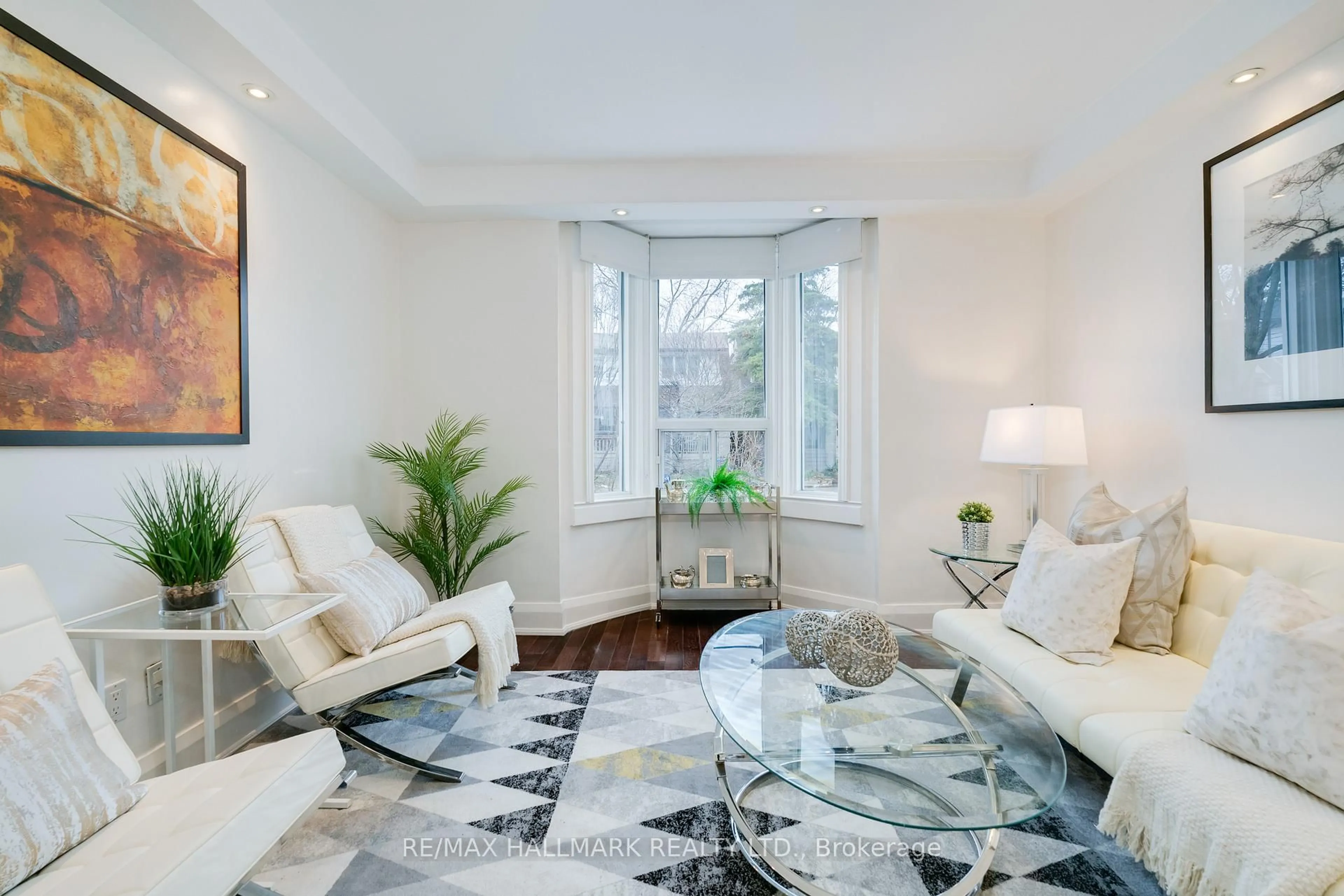 Living room with furniture, unknown for 129 Woodfield Rd, Toronto Ontario M4L 2W5