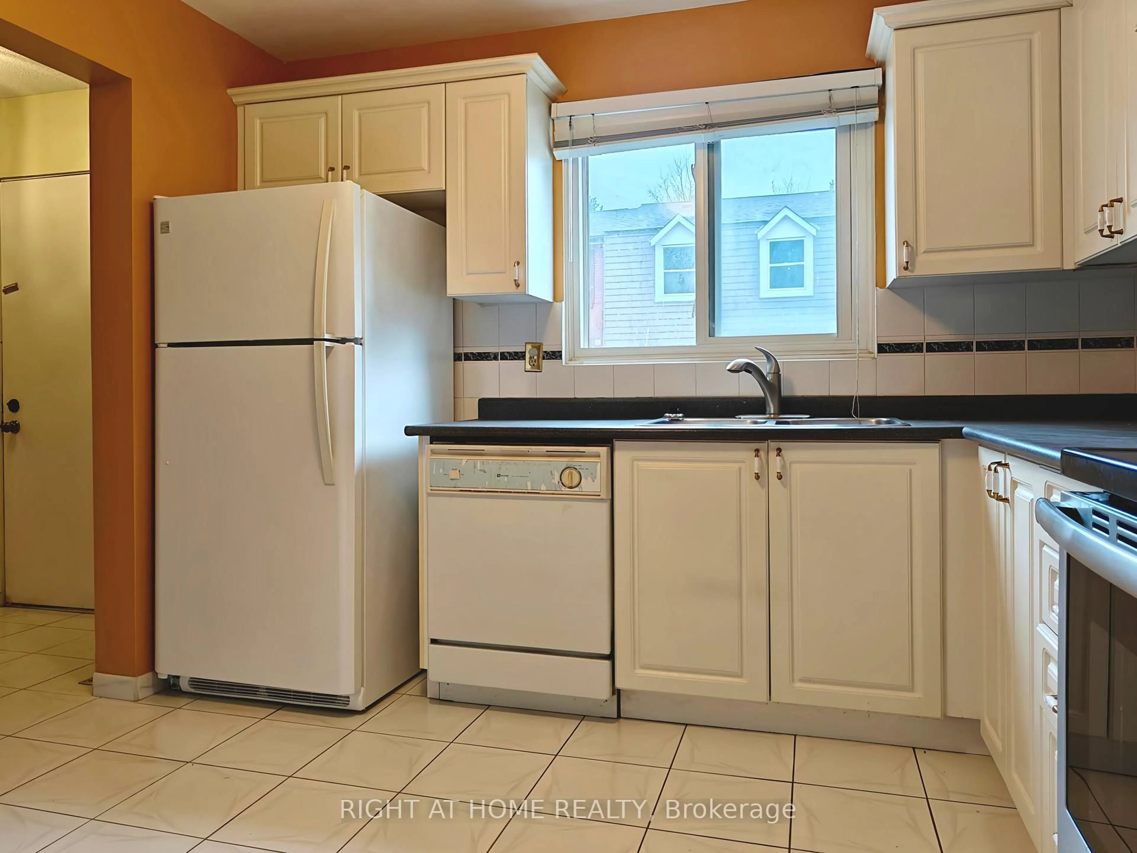 Standard kitchen, ceramic/tile floor for 15 Brimwood Blvd #61, Toronto Ontario M1V 1E1