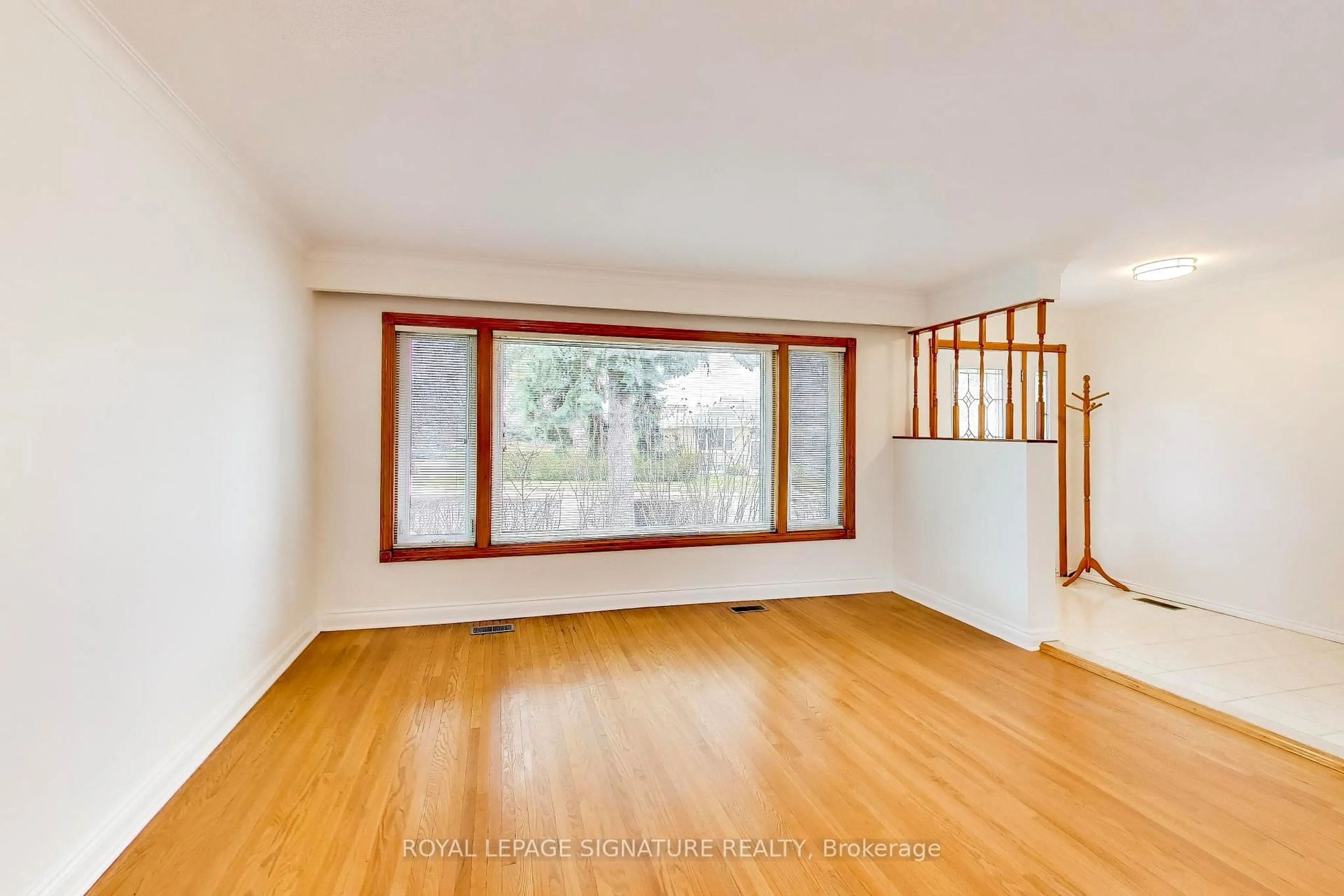 A pic of a room for 1 Charlemont Cres, Toronto Ontario M1T 1M3