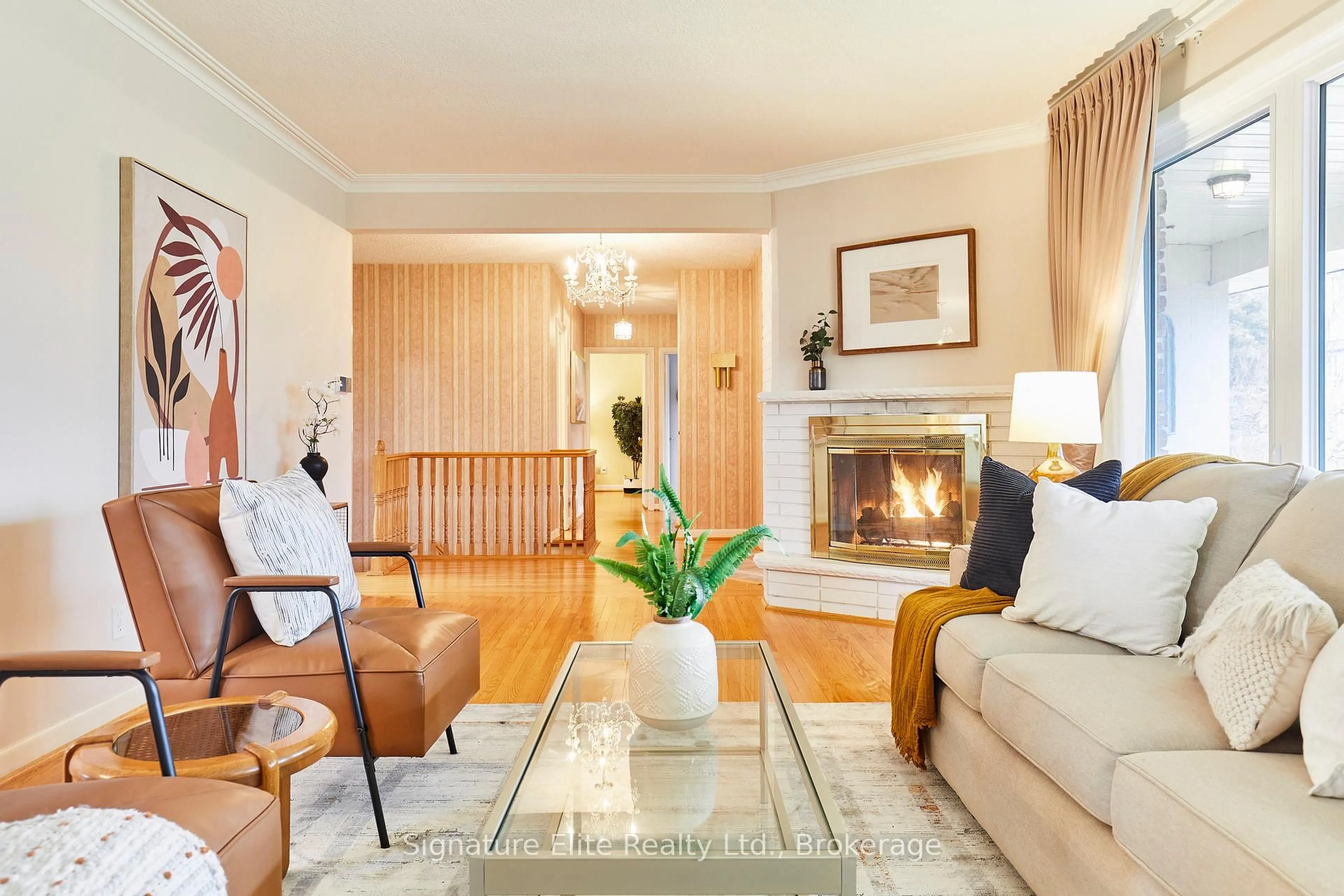 Living room with furniture, wood/laminate floor for 2 Somerdale Sq, Toronto Ontario M1E 1M8