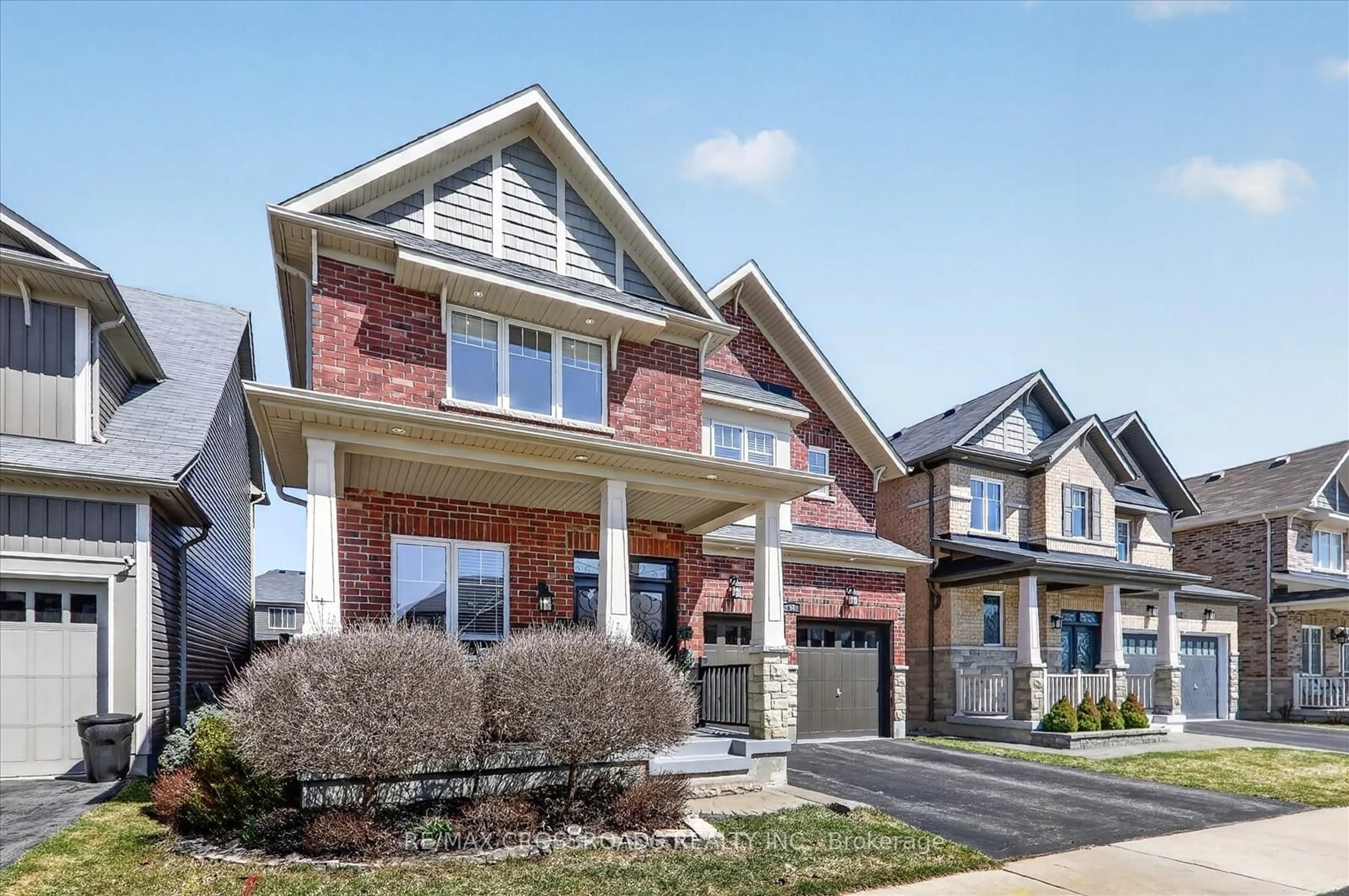 Home with brick exterior material, street for 98 Britannia Ave, Oshawa Ontario L1L 0E8