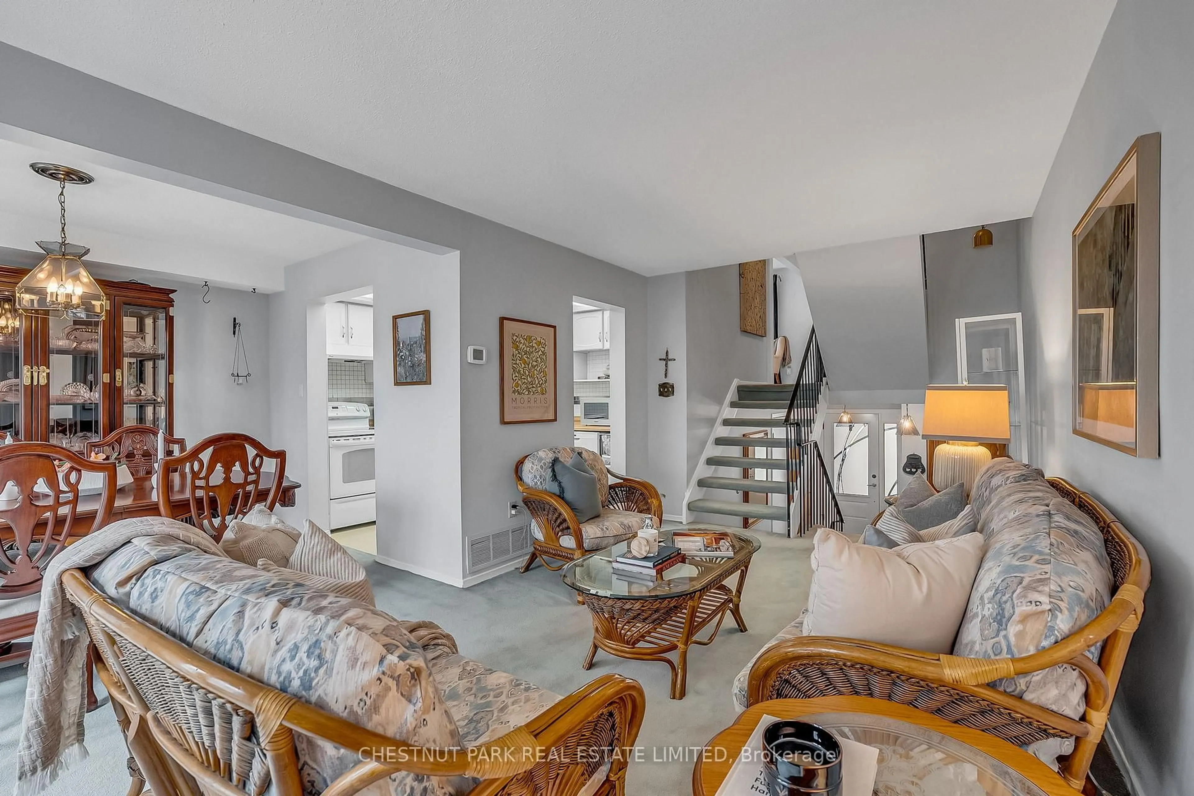 Living room with furniture, unknown for 91 Bellefontaine St, Toronto Ontario M1S 4E7