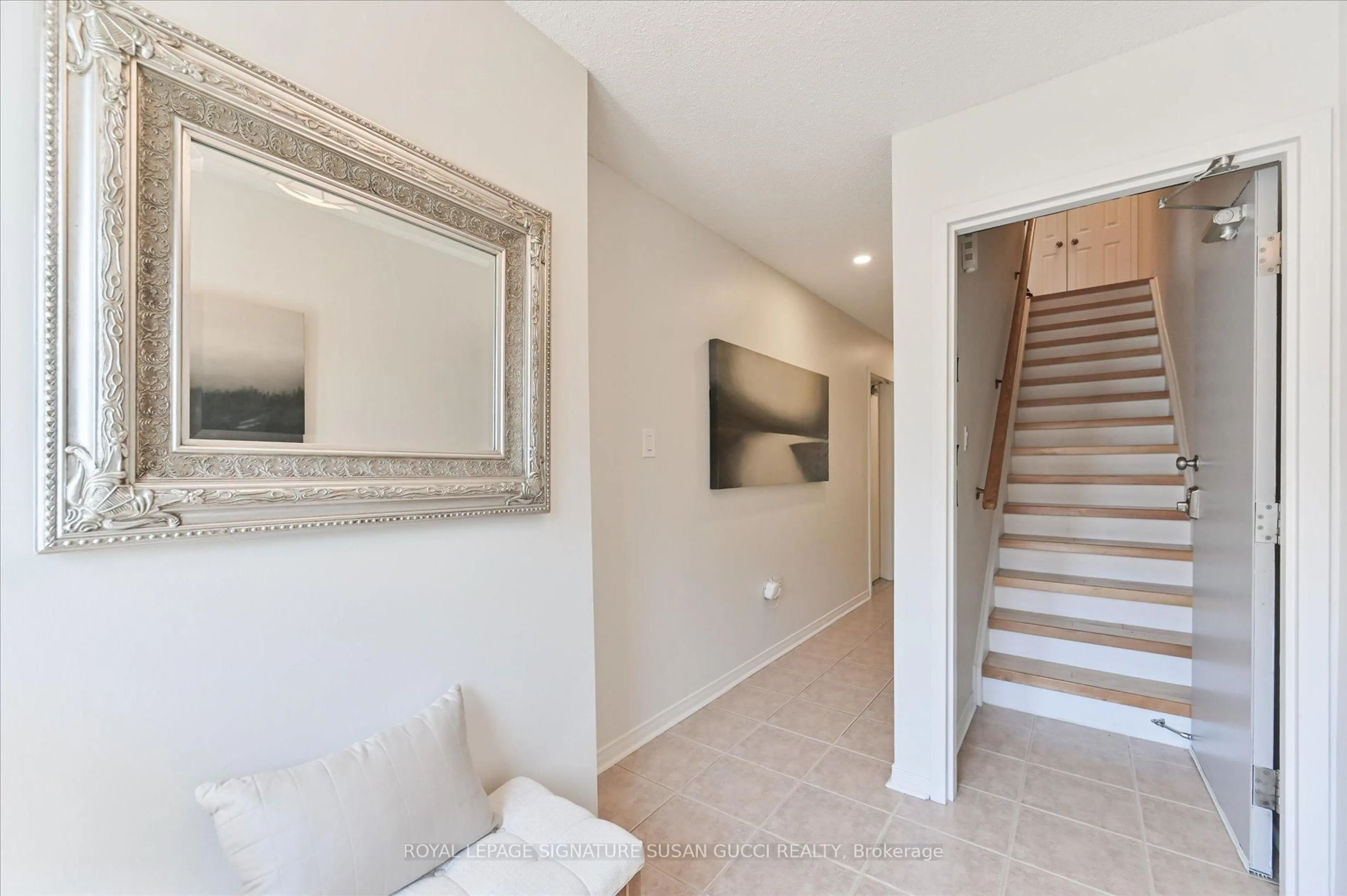 Indoor entryway for 4 Blair St, Toronto Ontario M4B 3N6