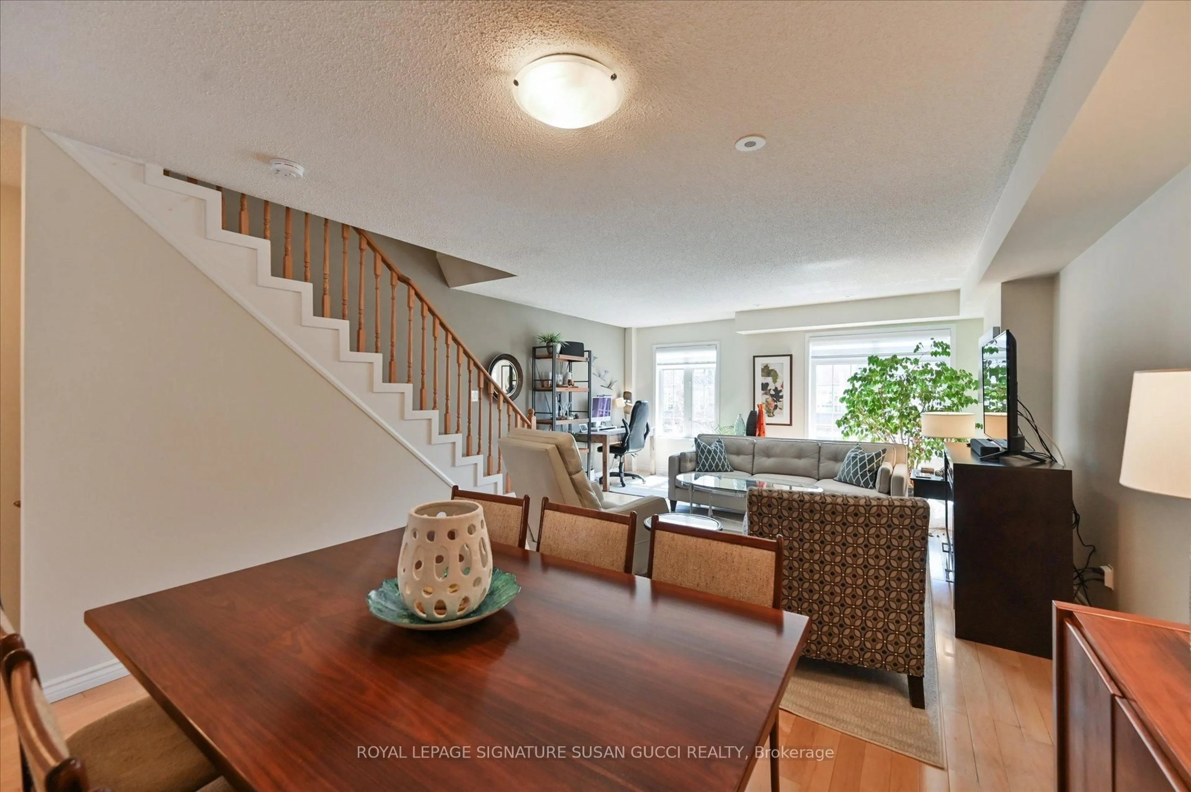 Unknown for 4 Blair St, Toronto Ontario M4B 3N6