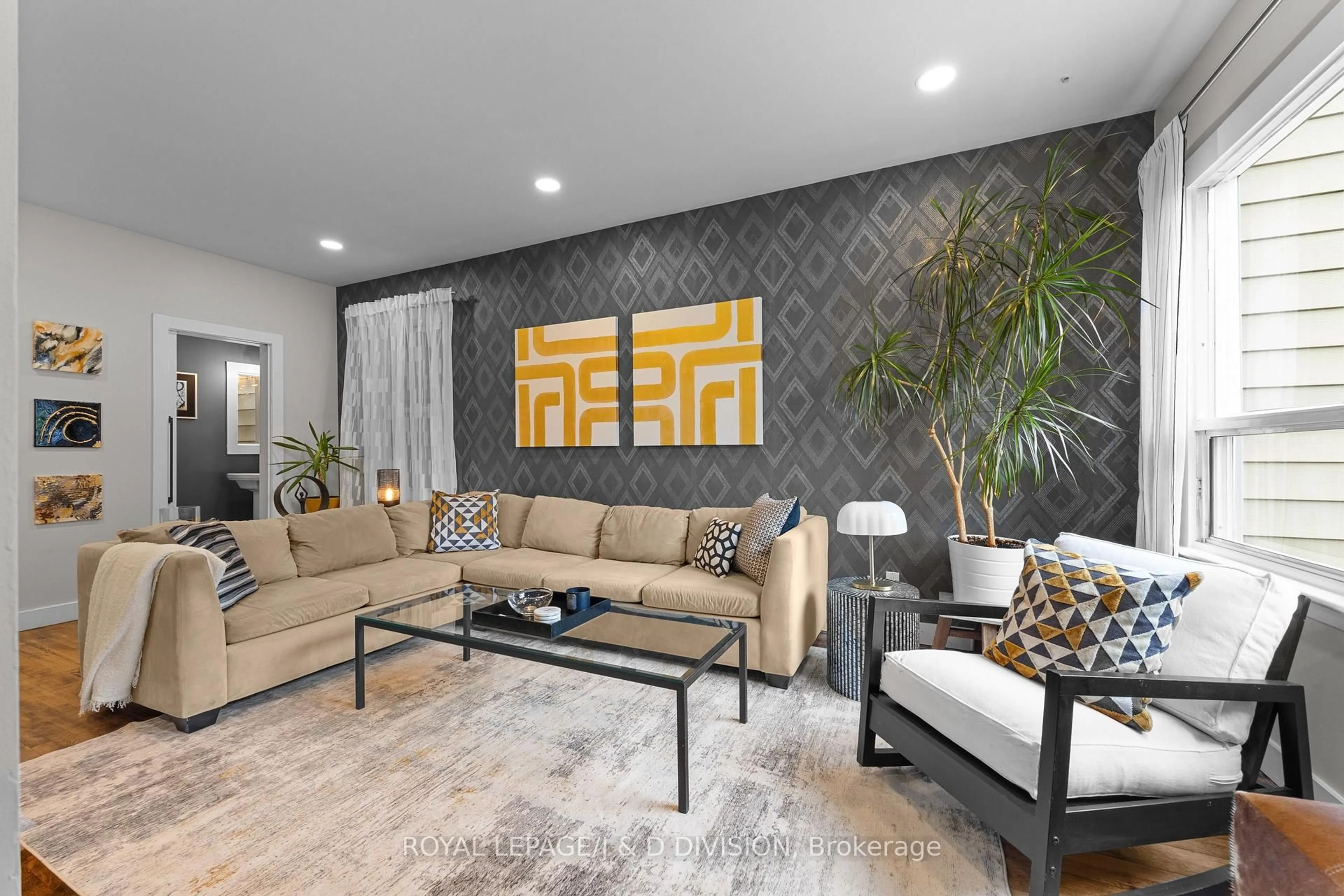 Living room with furniture, unknown for 71 Madelaine Ave, Toronto Ontario M1L 2X6