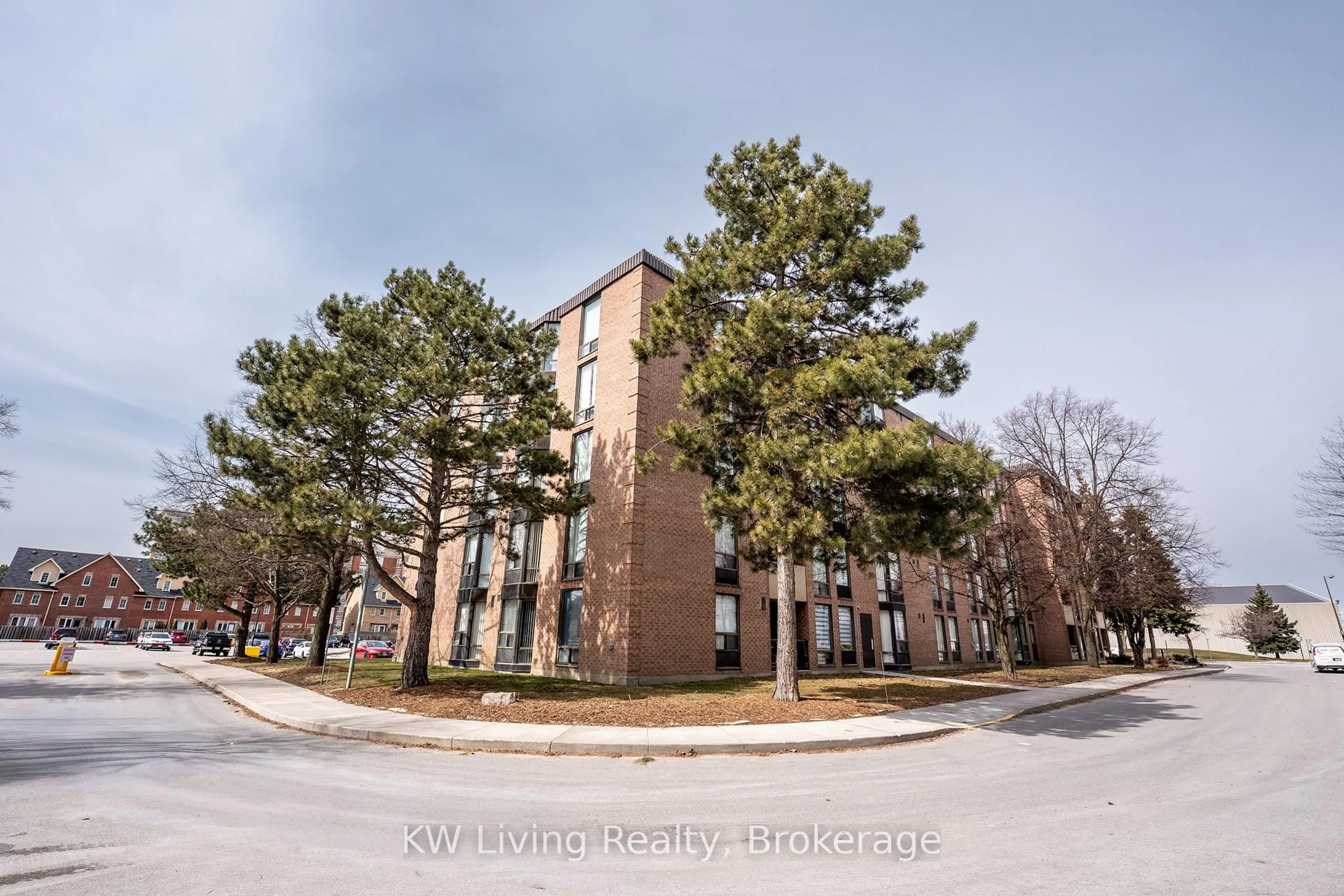 Unknown for 1525 Diefenbaker Crt #402, Pickering Ontario L1V 3W1
