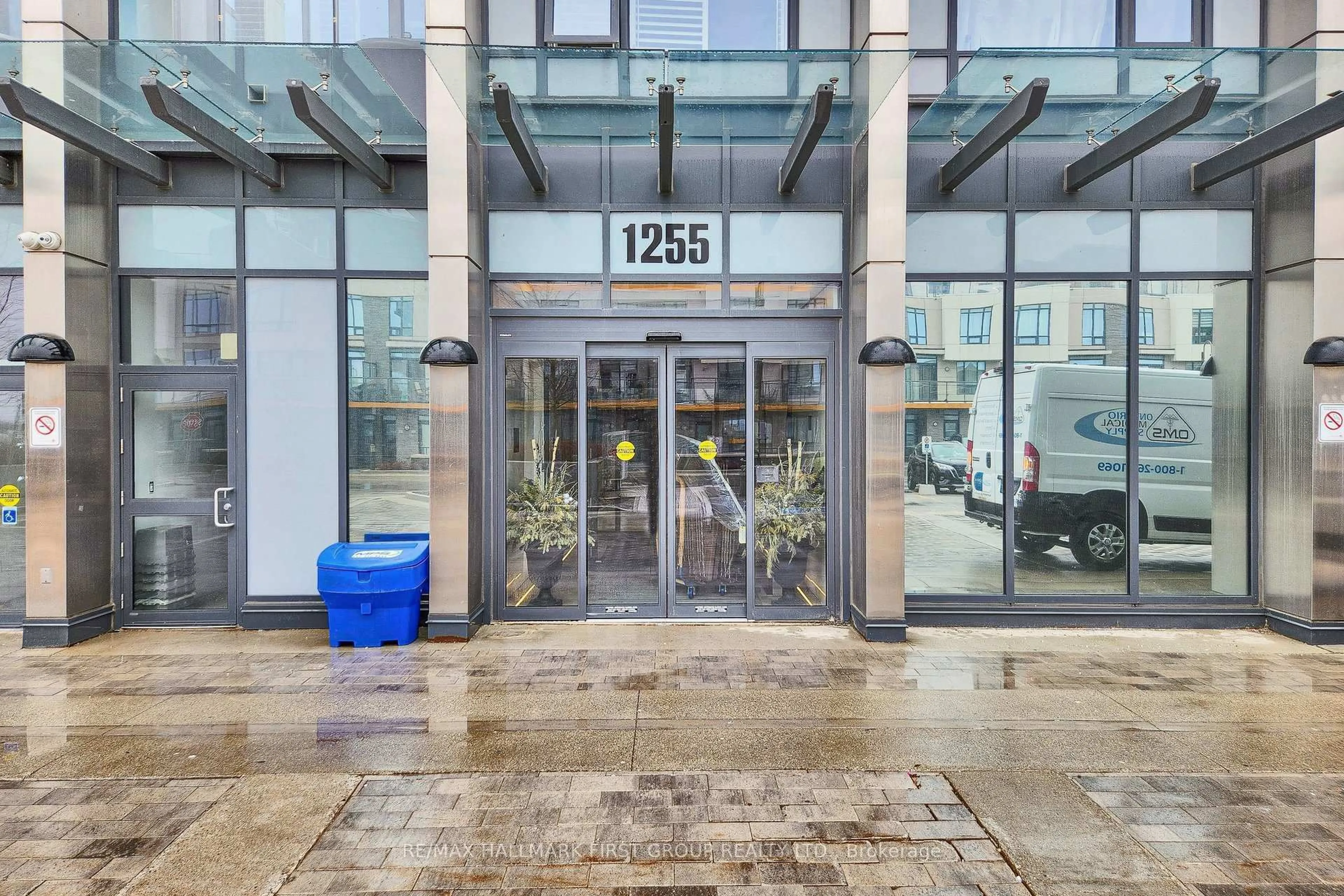 Indoor foyer for 1255 Bayly St #605, Pickering Ontario L1W 0B6