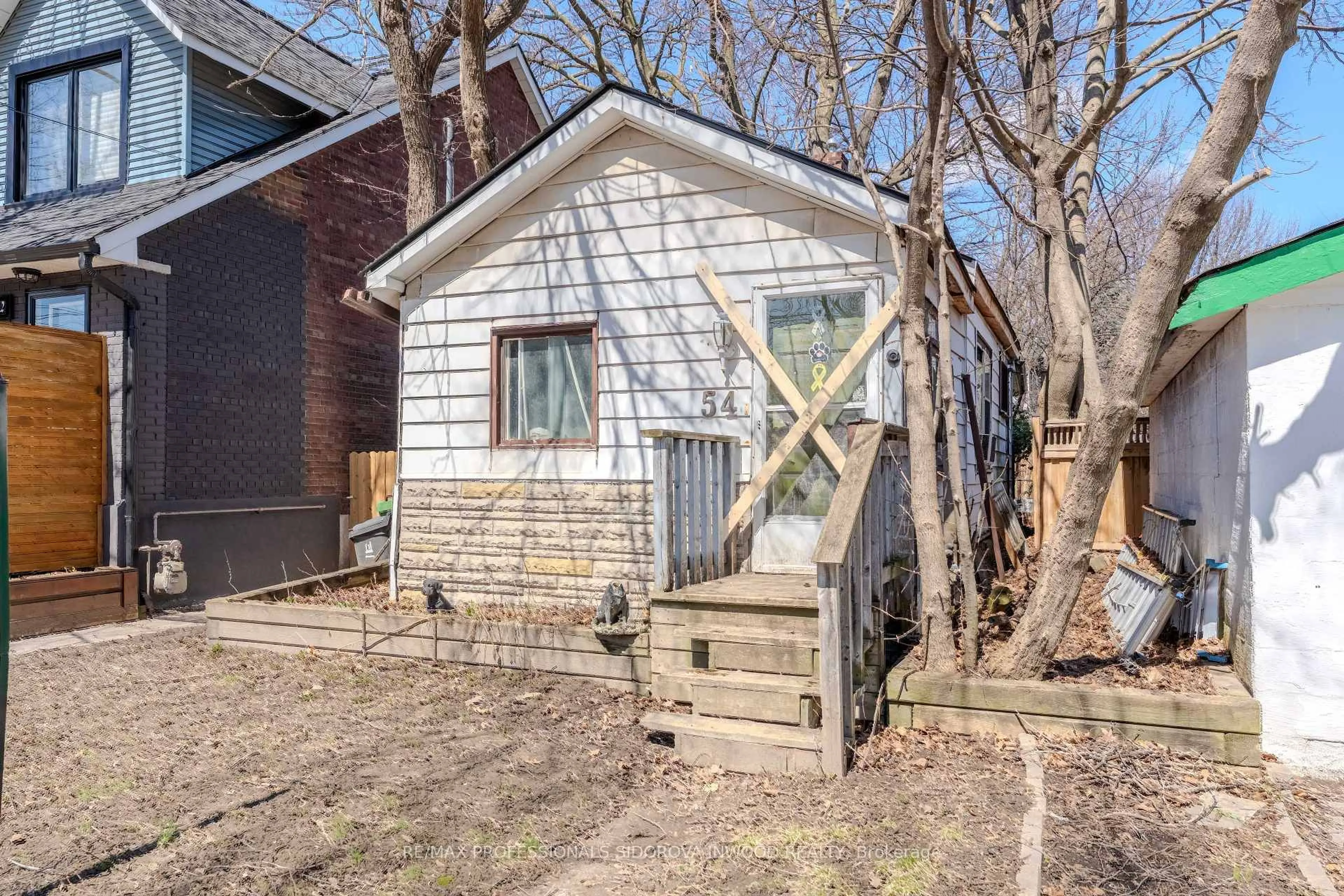 Shed for 54 Westbrook Ave, Toronto Ontario M4C 2G4
