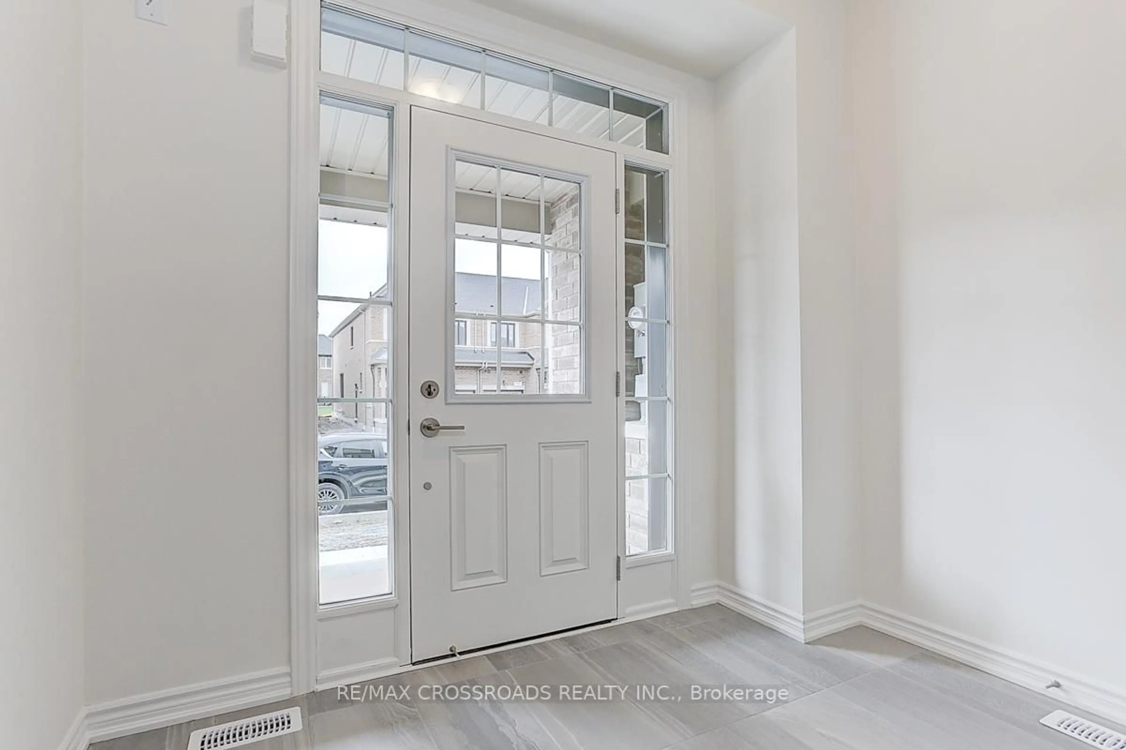 Indoor entryway for 53 Velvet Dr, Whitby Ontario L1P 0P6