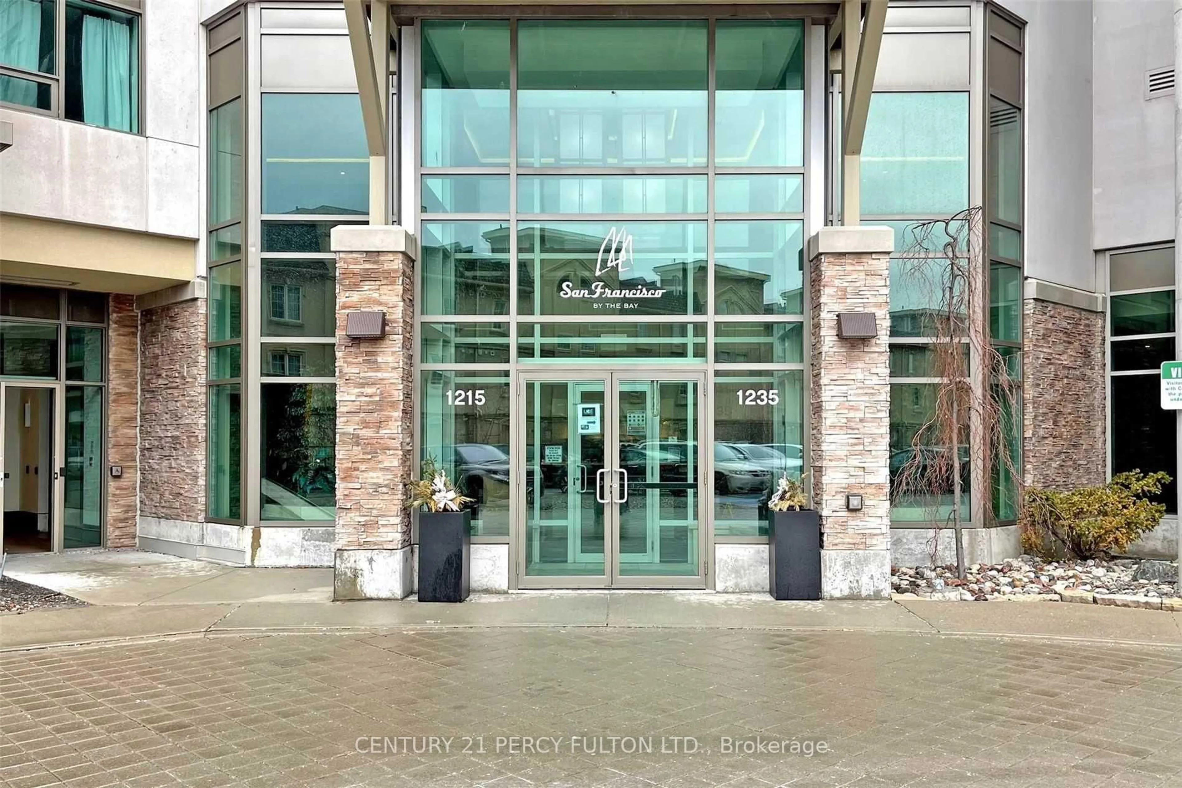 Indoor foyer for 1215 Bayly St #1409, Pickering Ontario L1W 1L7