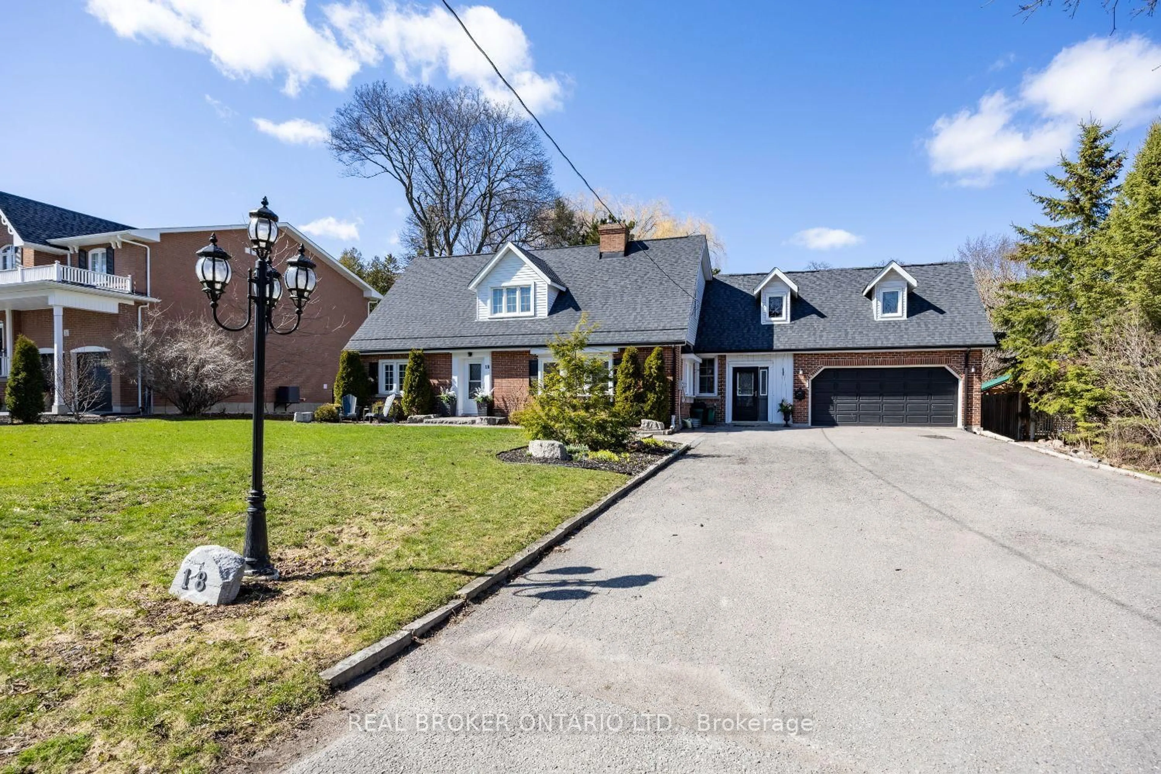 A pic from outside/outdoor area/front of a property/back of a property/a pic from drone, street for 18 Concession St, Clarington Ontario L1C 1Y5