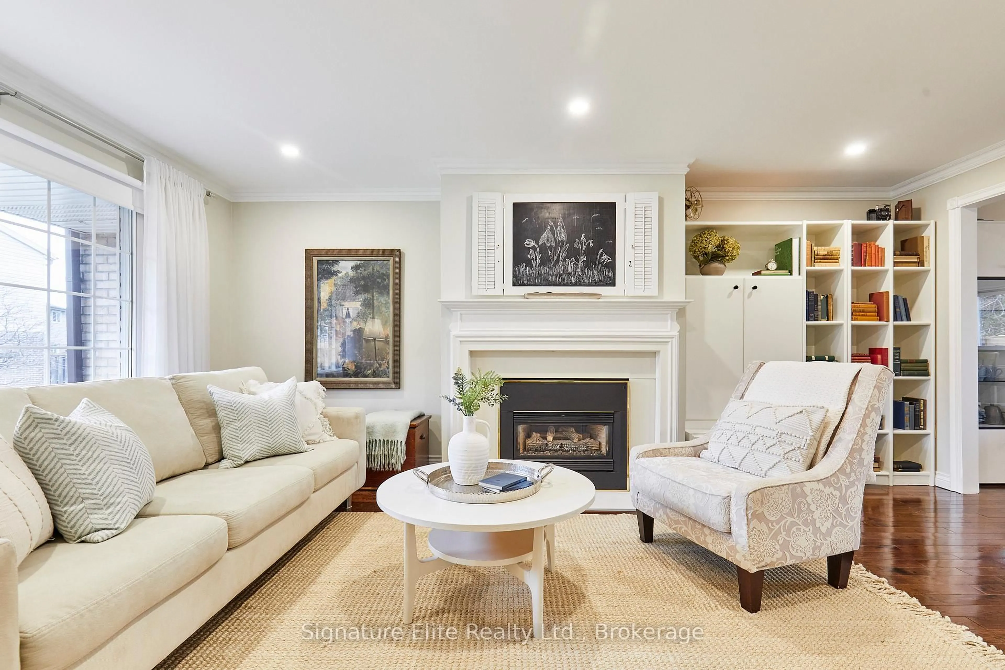 Living room with furniture, unknown for 150 Palmdale Dr #120, Toronto Ontario M1T 3M7