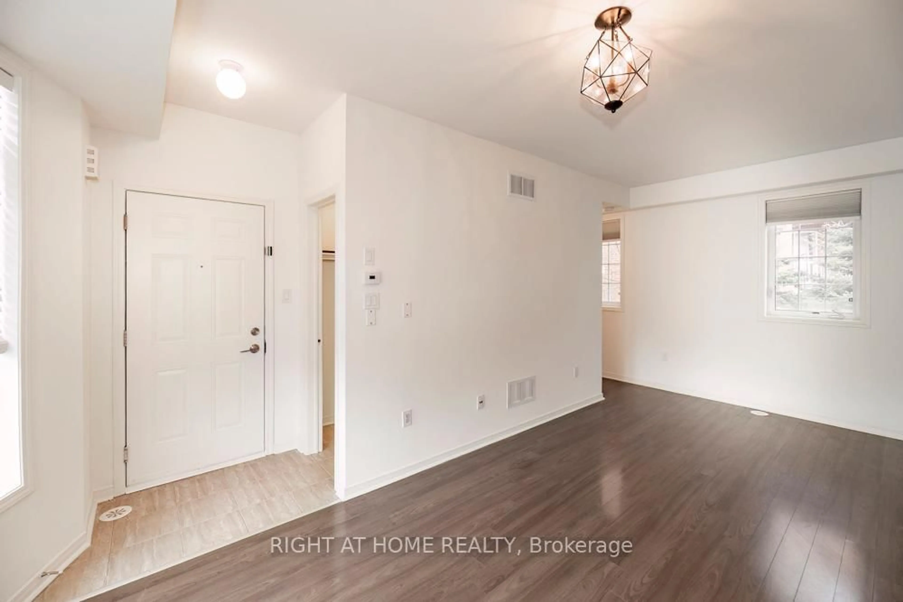 A pic of a room for 401 Beechgrove Dr #61, Toronto Ontario M1E 2R1