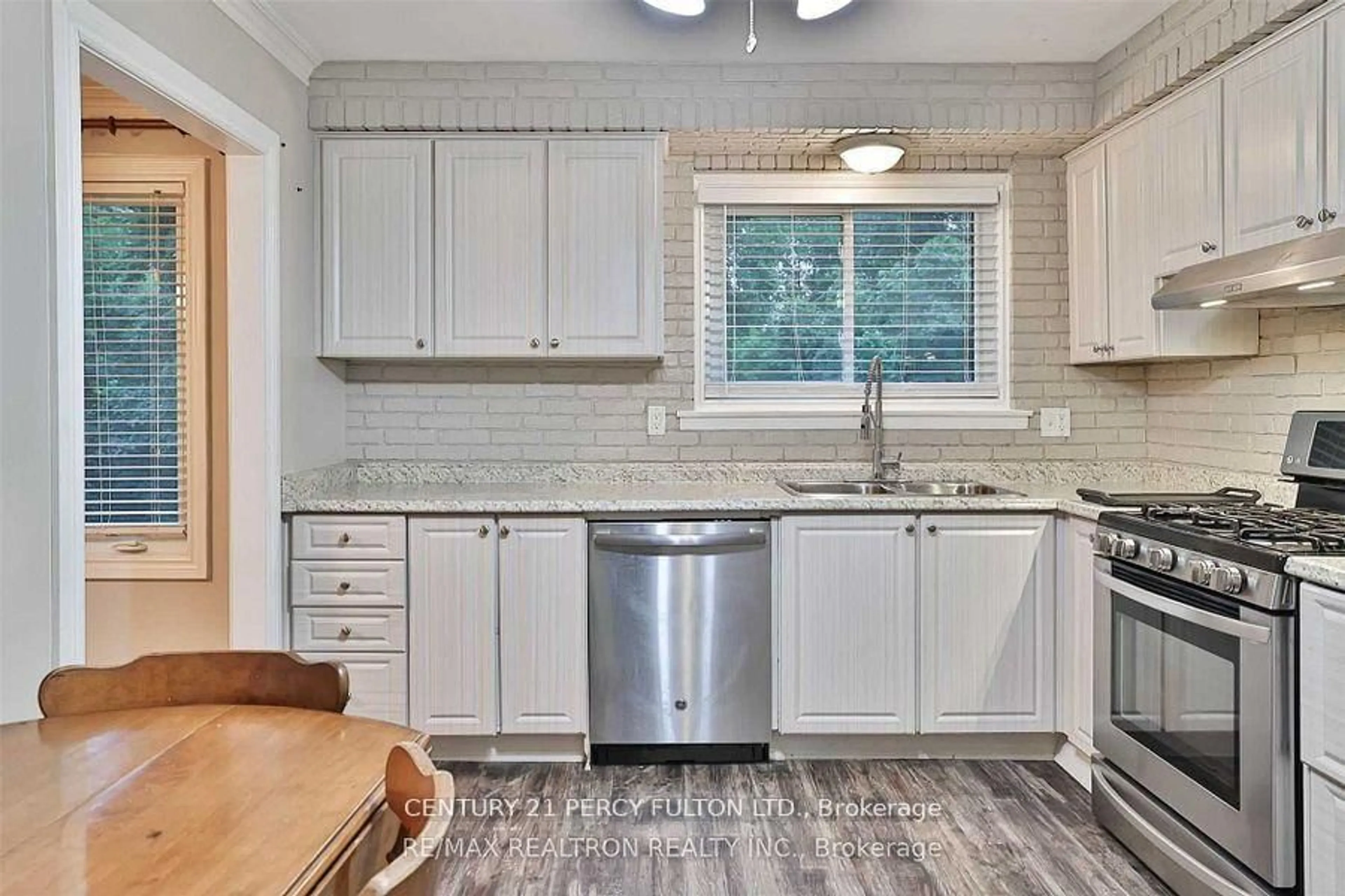 Unknown for 542 Dianne Dr, Oshawa Ontario L1H 7A6