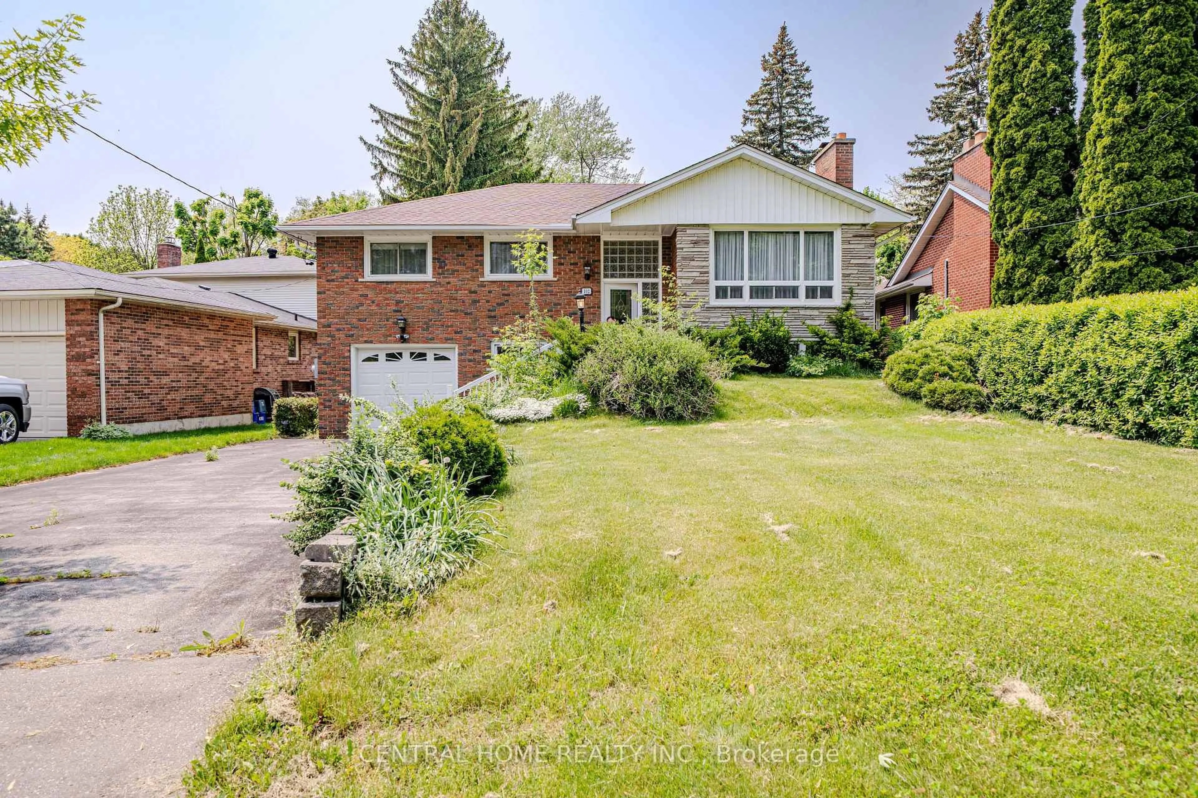 Home with brick exterior material, street for 102 Meadowvale Rd, Toronto Ontario M1C 1S1
