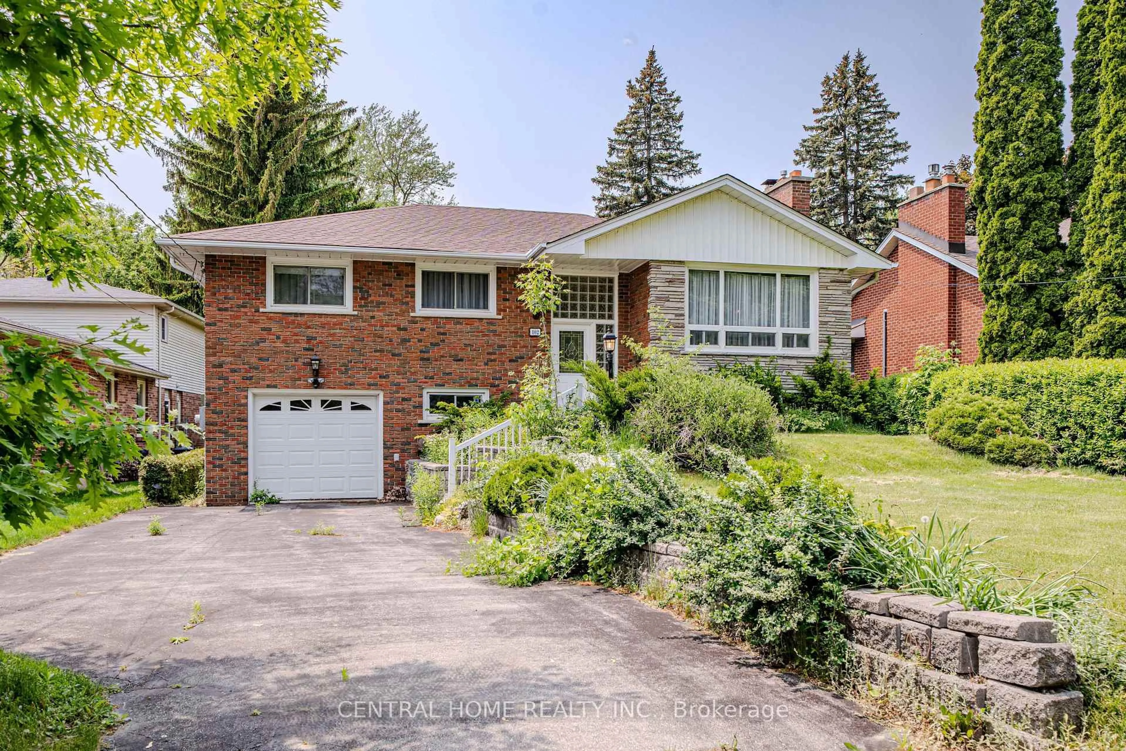 Home with brick exterior material, street for 102 Meadowvale Rd, Toronto Ontario M1C 1S1