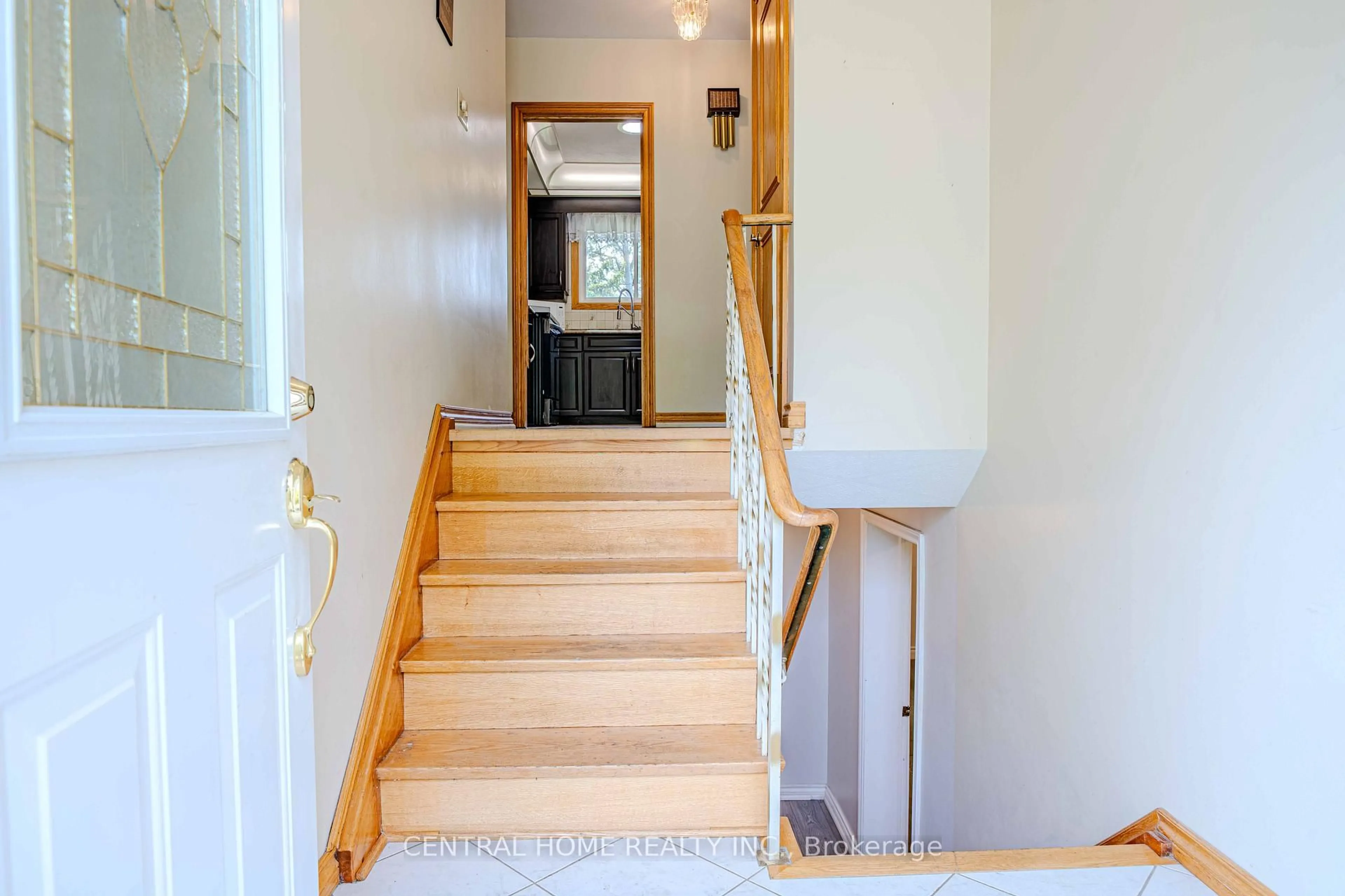 Unknown for 102 Meadowvale Rd, Toronto Ontario M1C 1S1