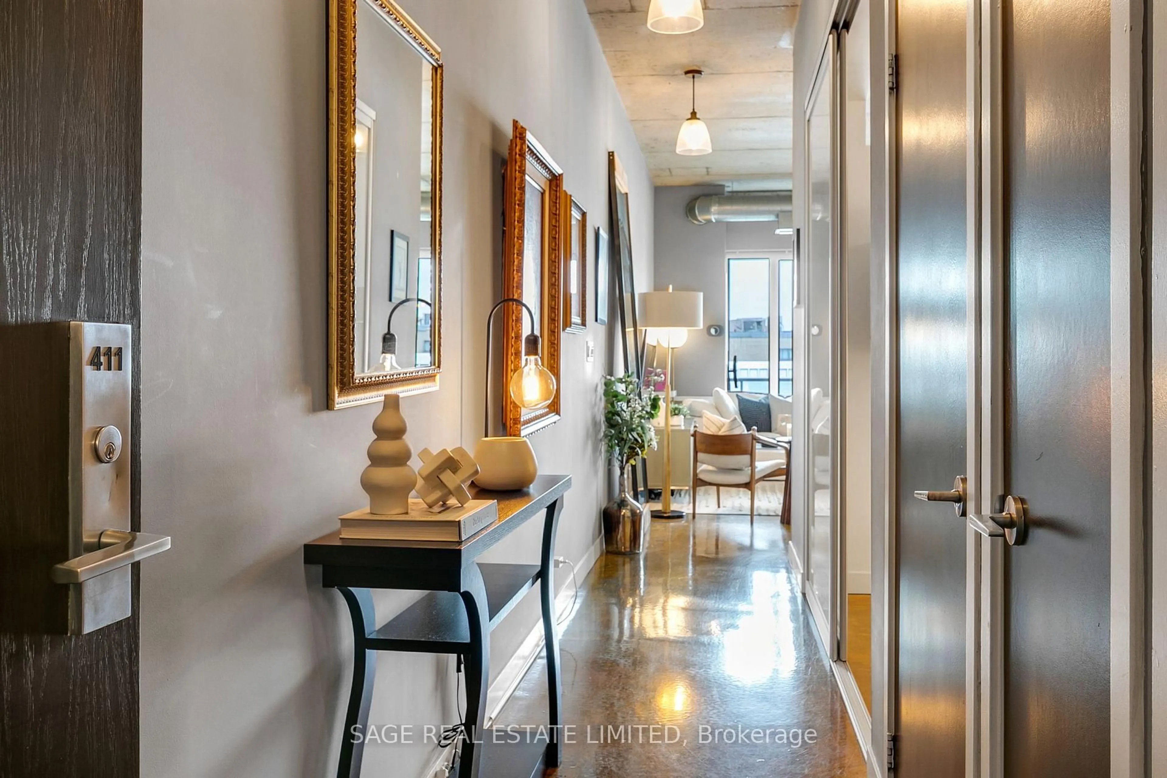 Indoor foyer for 201 Carlaw Ave #411, Toronto Ontario M4M 2S3