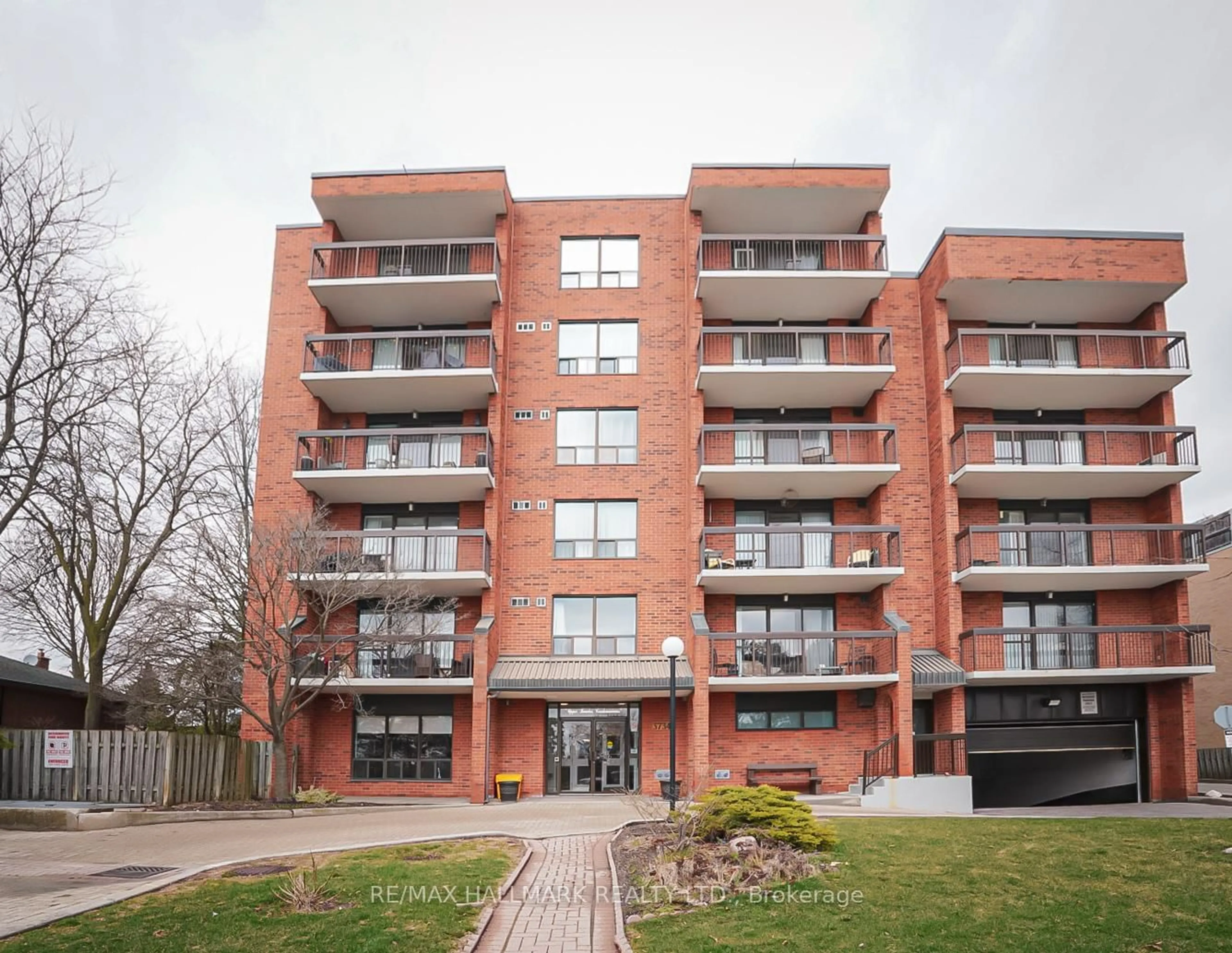 Unknown for 3734 St Clair Ave #203, Toronto Ontario M1M 1T7