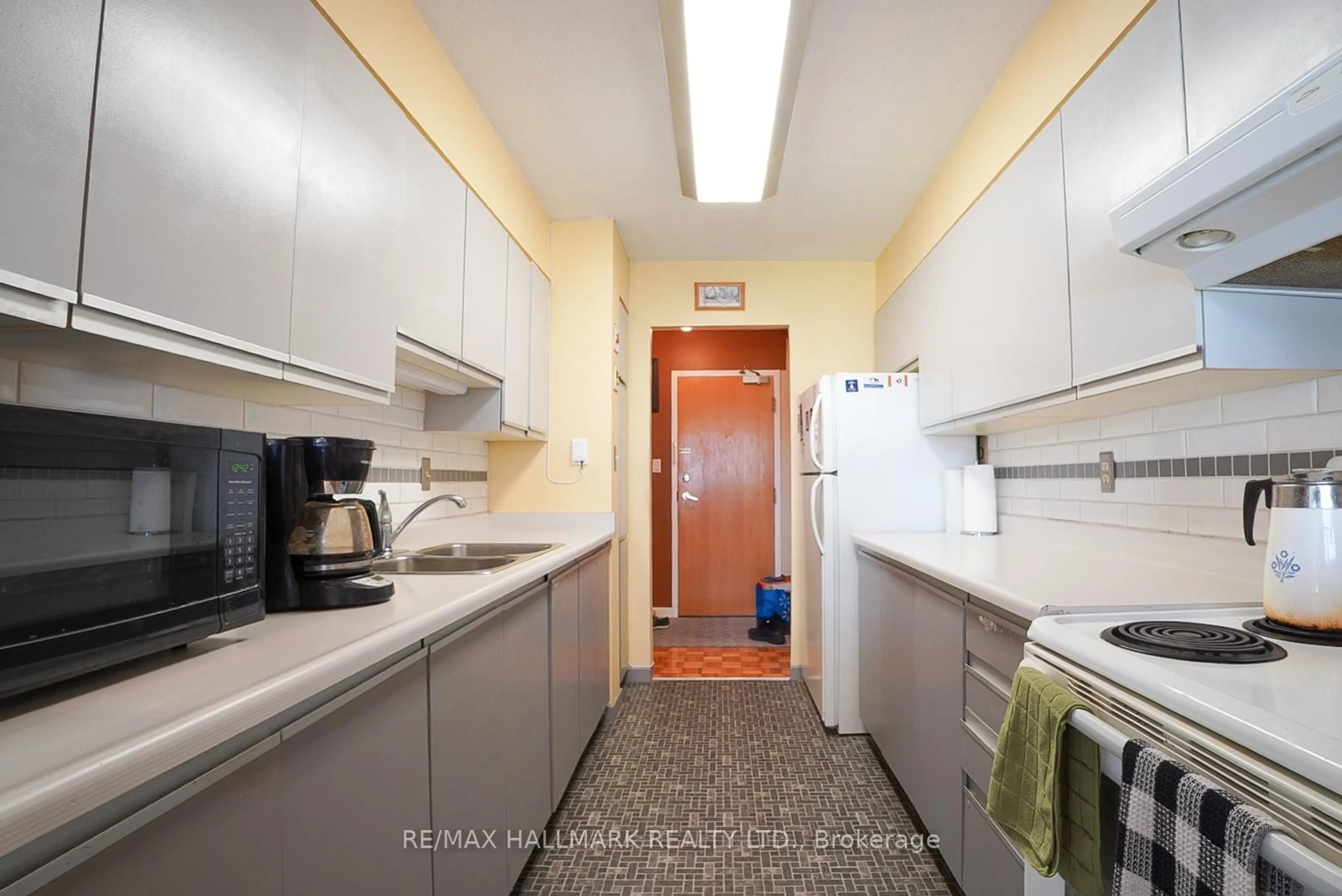 Standard kitchen, unknown for 3734 St Clair Ave #203, Toronto Ontario M1M 1T7