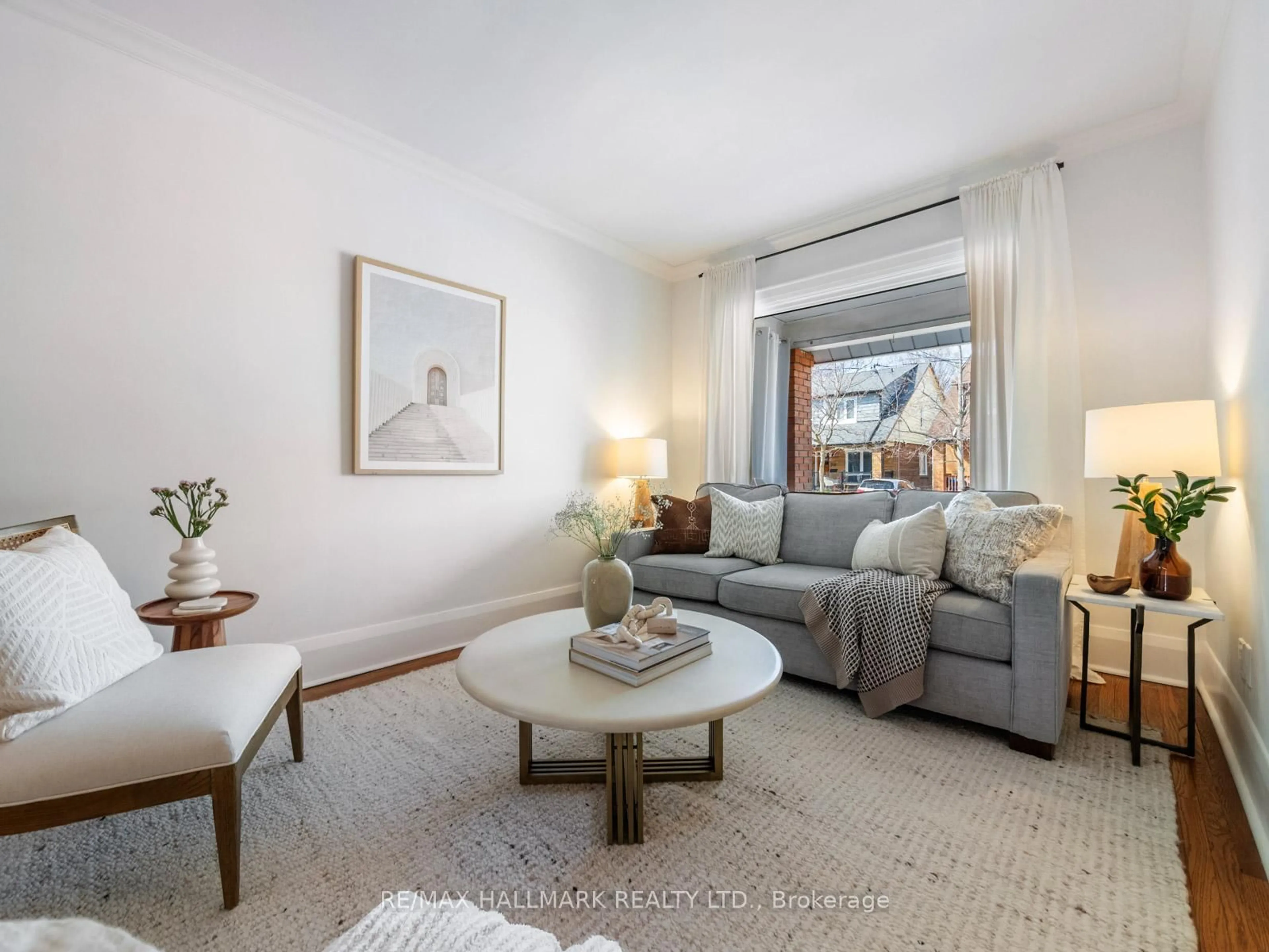 Living room with furniture, unknown for 275 Bingham Ave, Toronto Ontario M4E 3R6