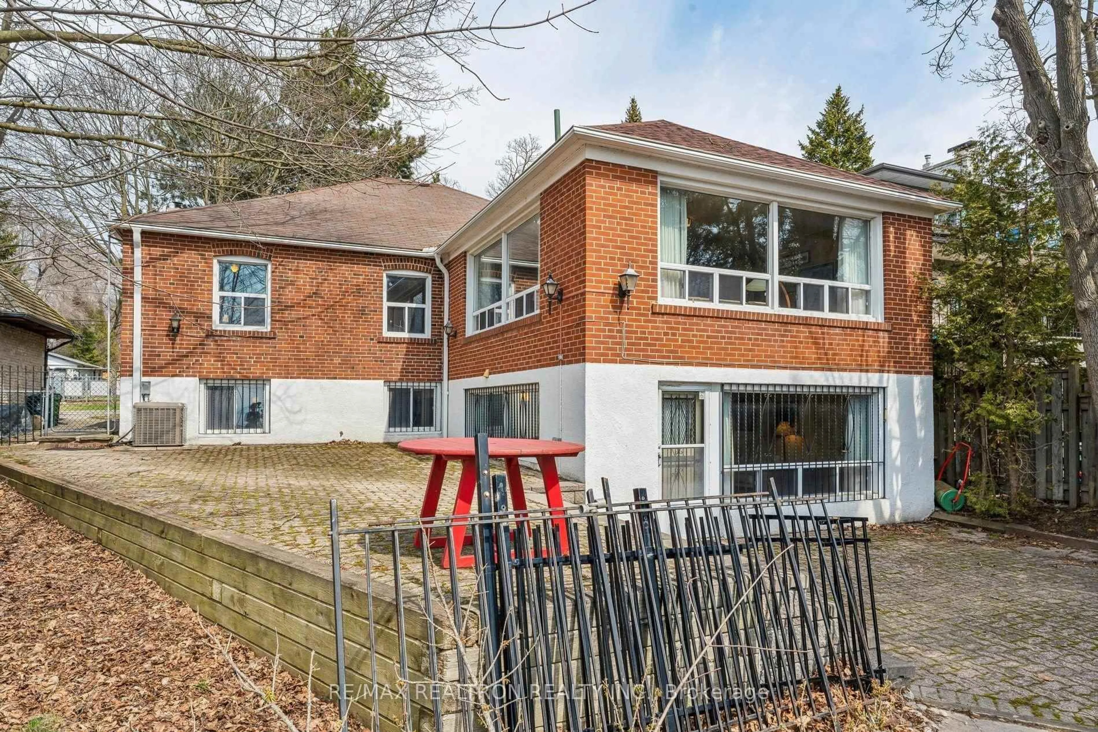 Home with brick exterior material, building for 37 Sunnypoint Cres, Toronto Ontario M1M 1B8