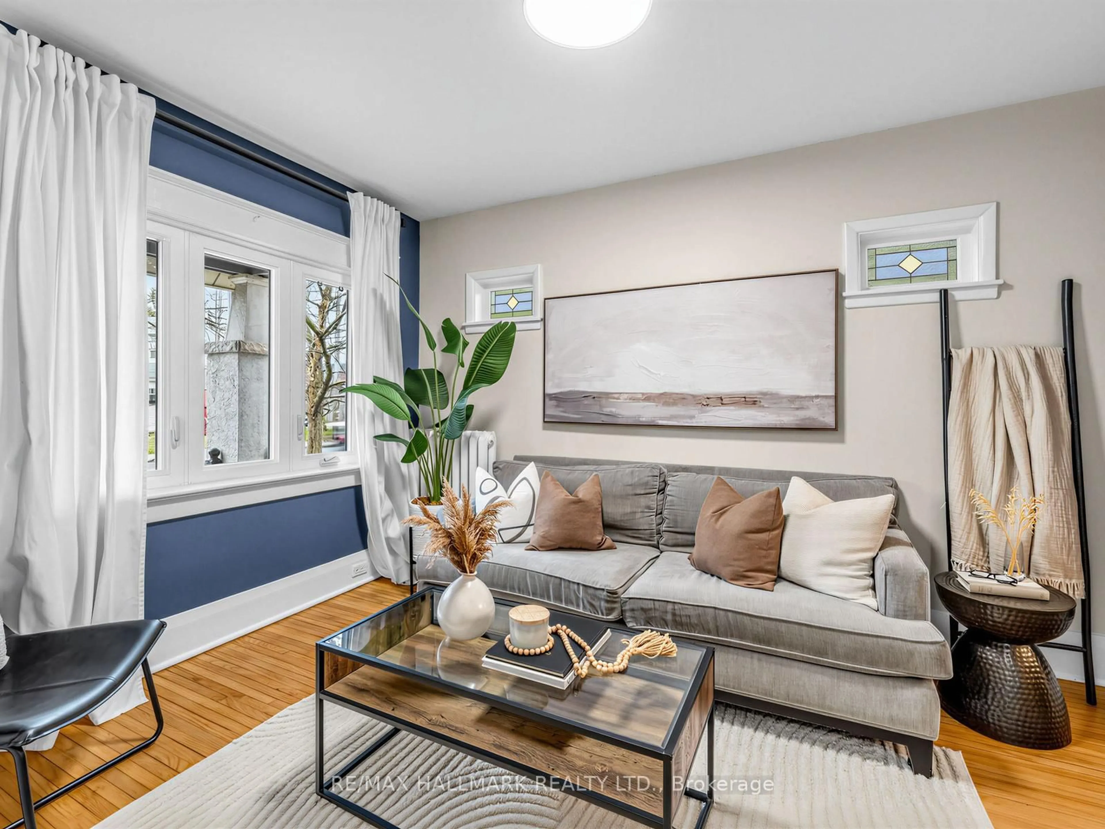 Living room with furniture, unknown for 86 Mortimer Ave, Toronto Ontario M4K 2A1