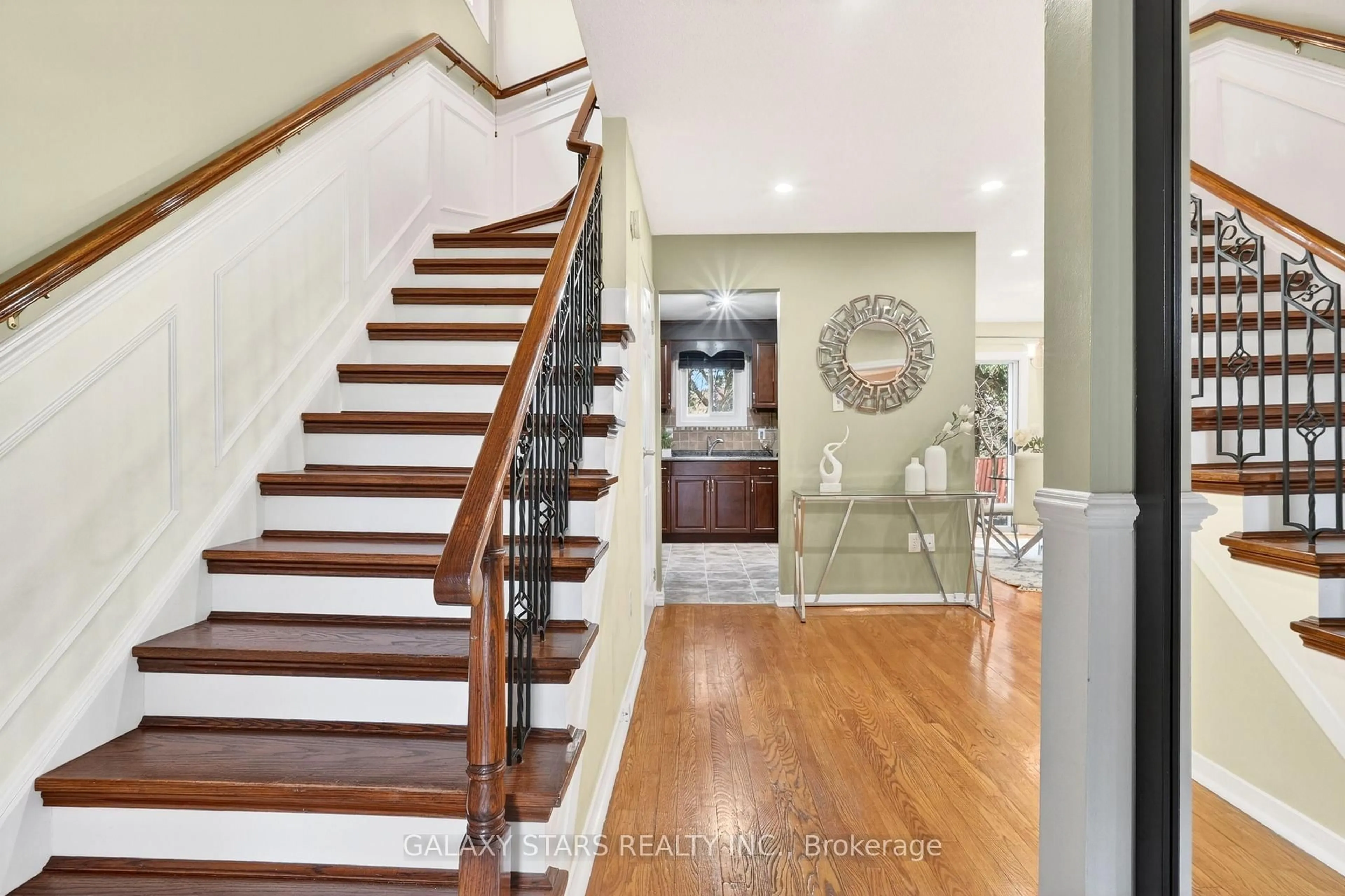 Unknown for 129 Radford Dr, Ajax Ontario L1T 2C3