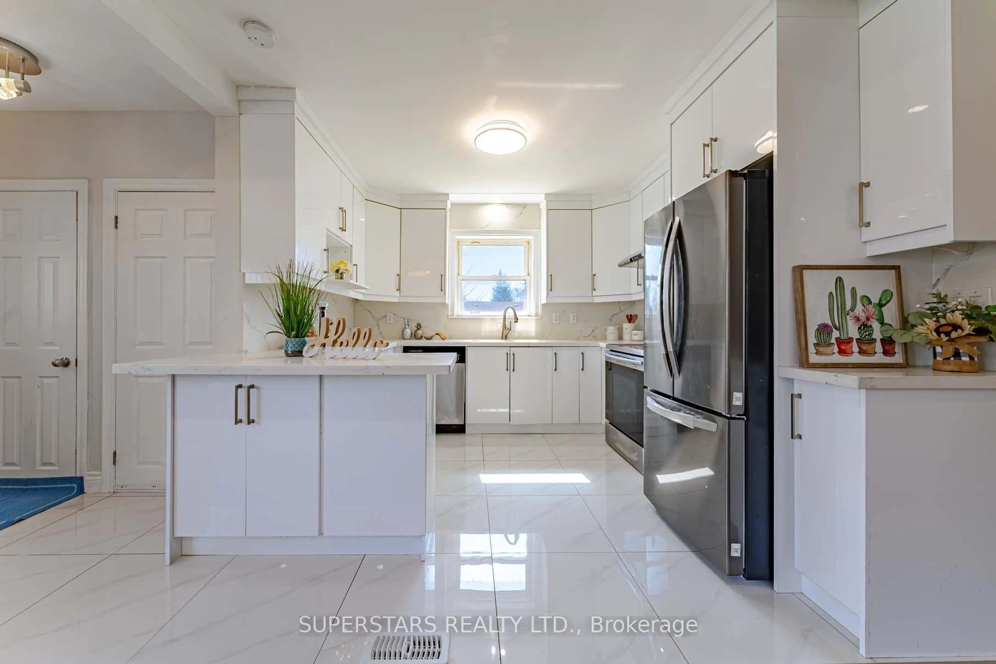 Open concept kitchen, ceramic/tile floor for 106 Ainsdale Rd, Toronto Ontario M1R 3Z2