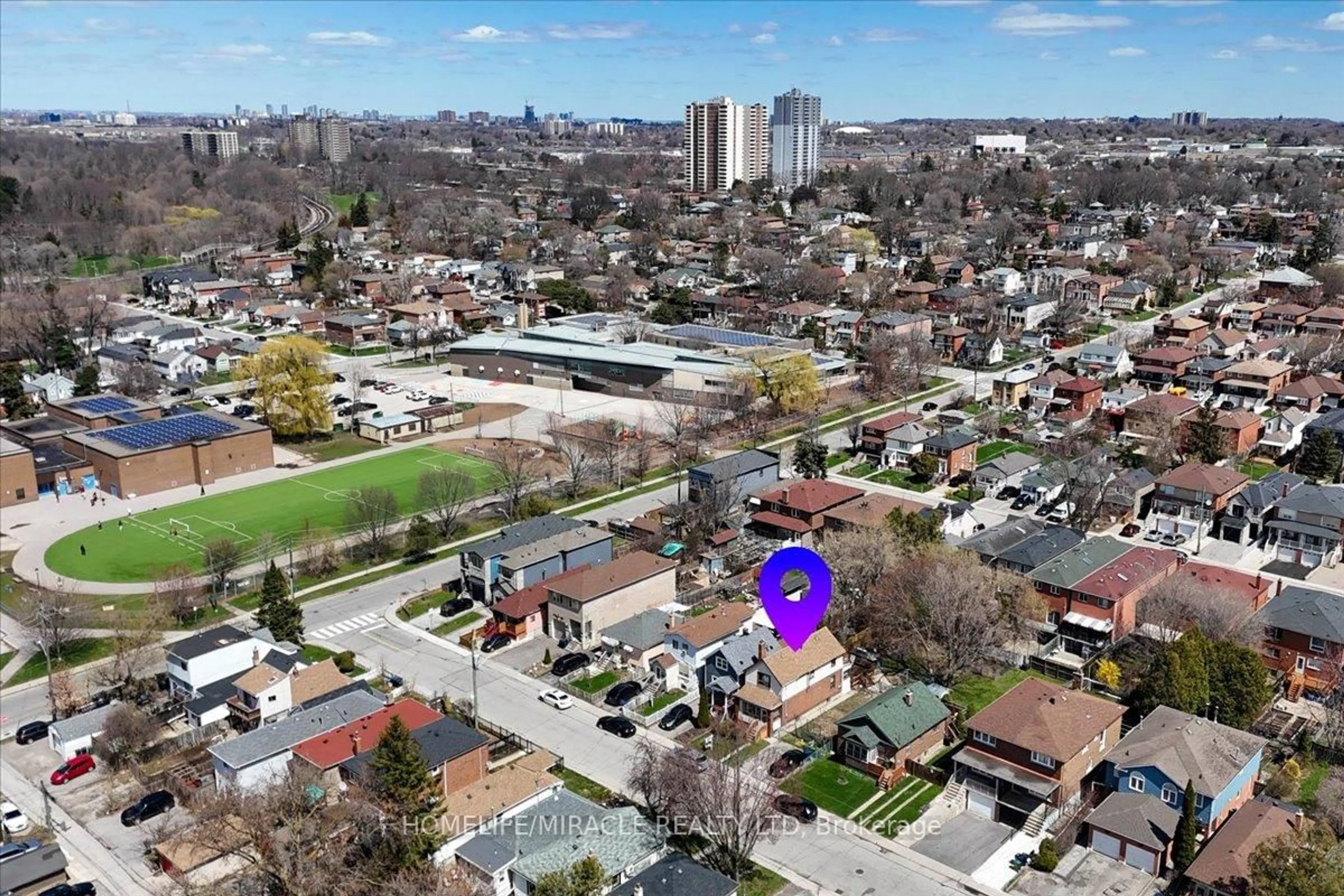 A pic from outside/outdoor area/front of a property/back of a property/a pic from drone, city buildings view from balcony for 25 Wanstead Ave, Toronto Ontario M1L 3L3