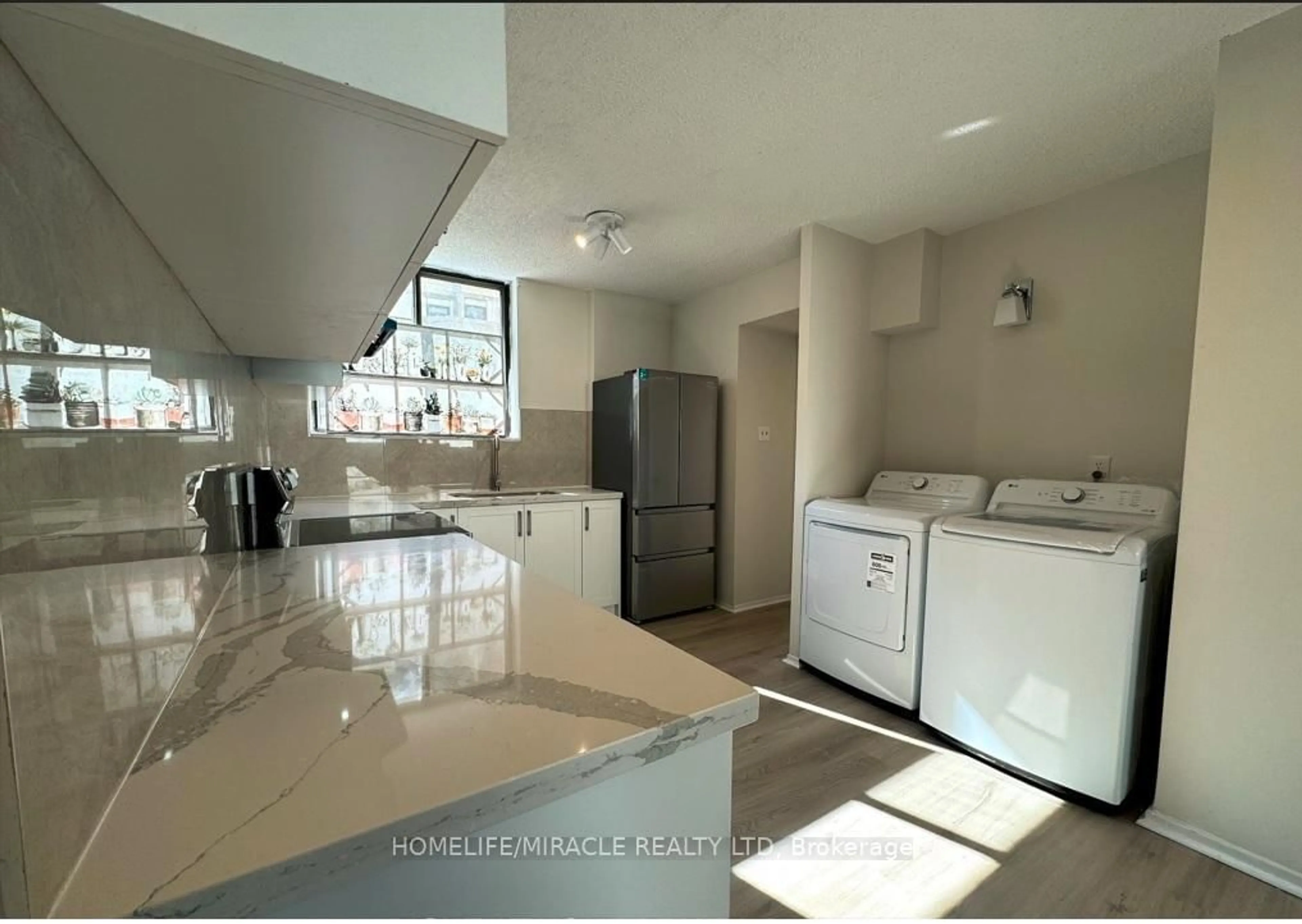 Unknown for 665 Kennedy Rd #303, Toronto Ontario M1K 5E2