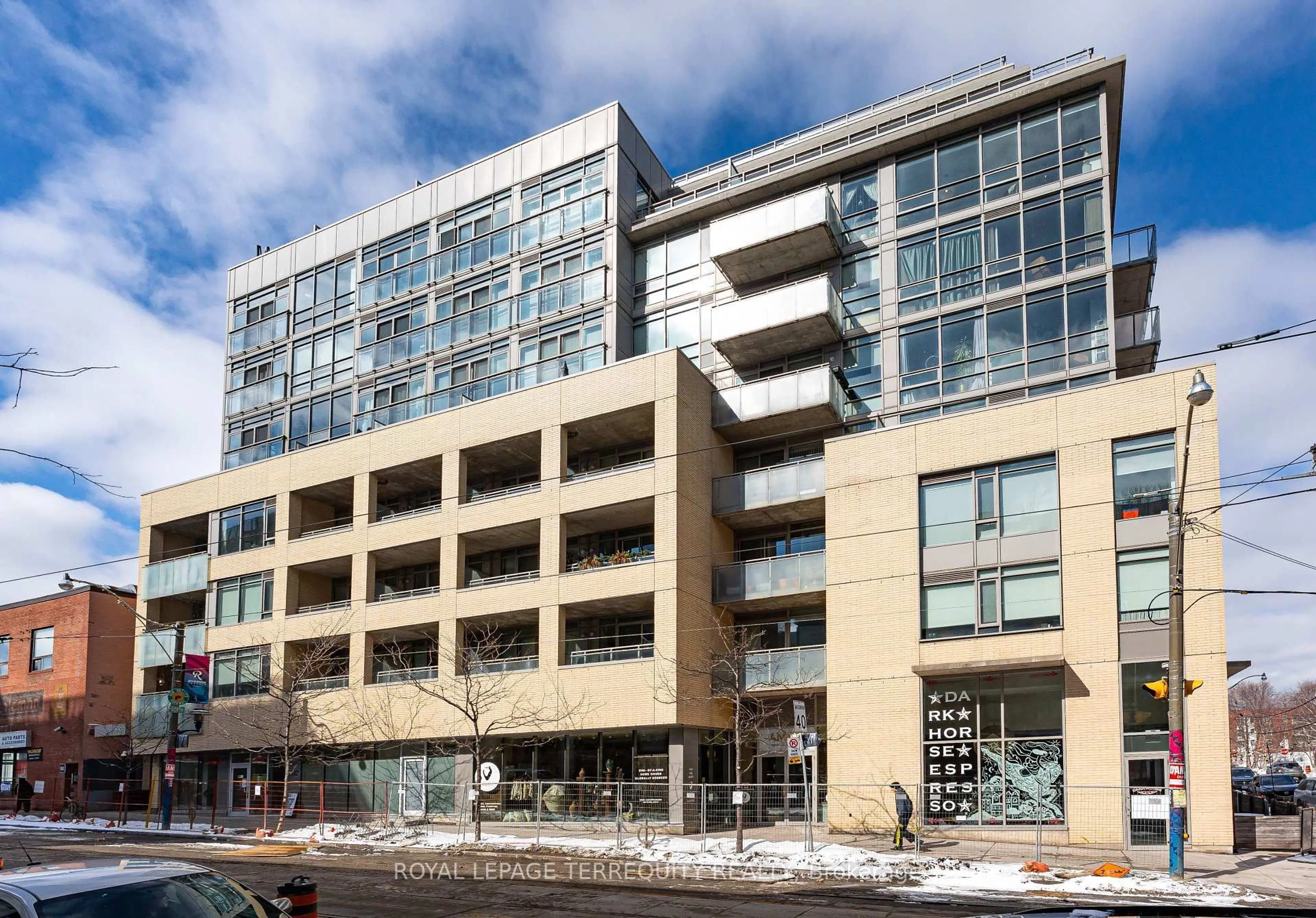 Indoor foyer for 630 Queen St #201, Toronto Ontario M4M 1G3