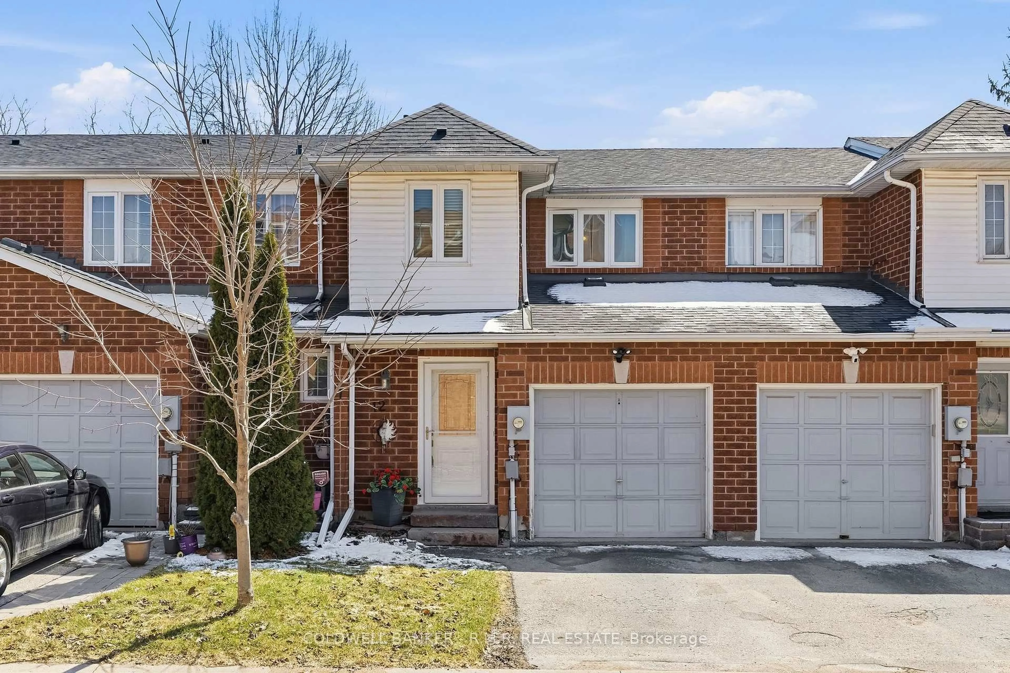 Home with brick exterior material, street for 811 Wilson Rd #12, Oshawa Ontario L1G 7Z5