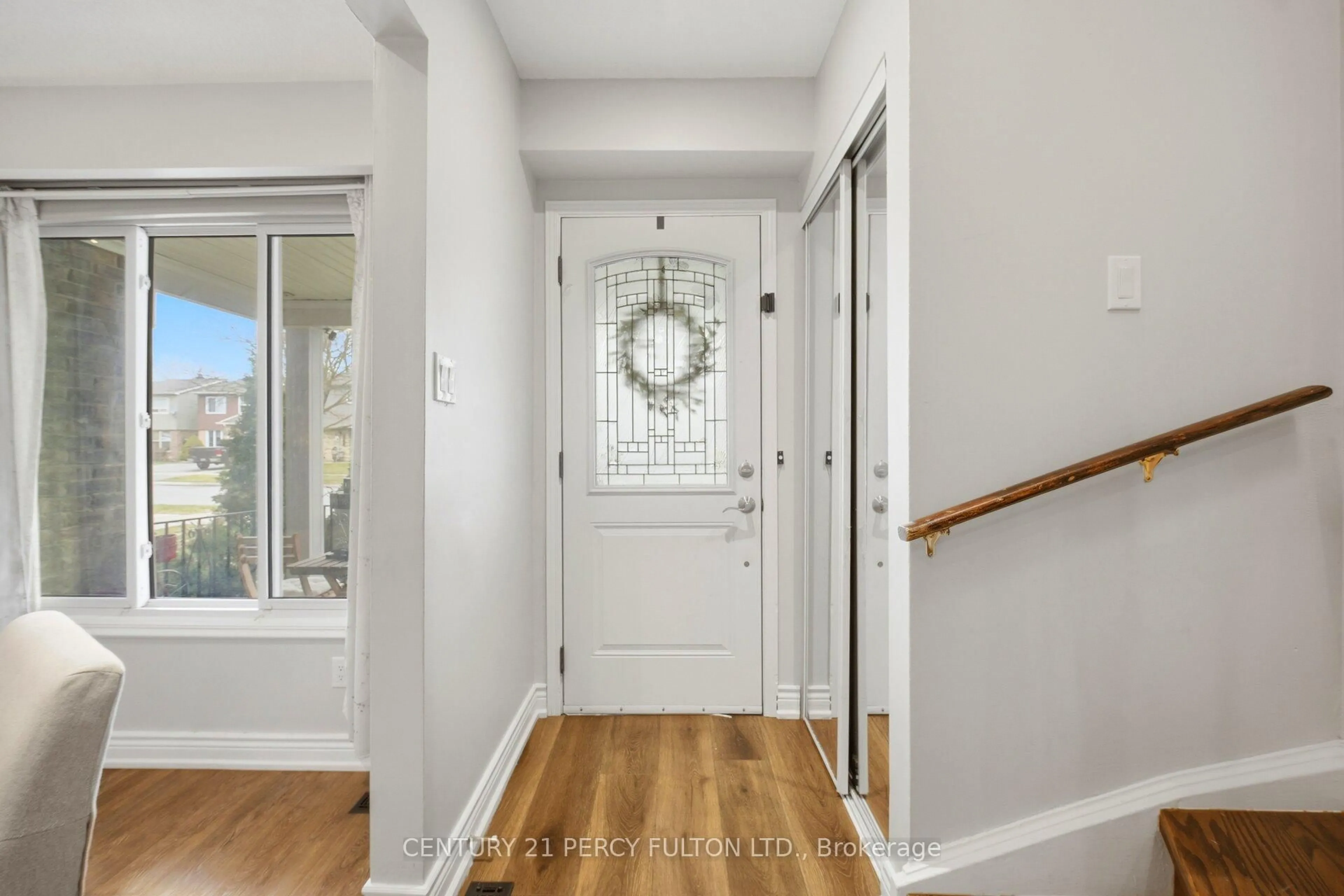 Indoor entryway for 1786 Listowell Cres, Pickering Ontario L1V 2Y3