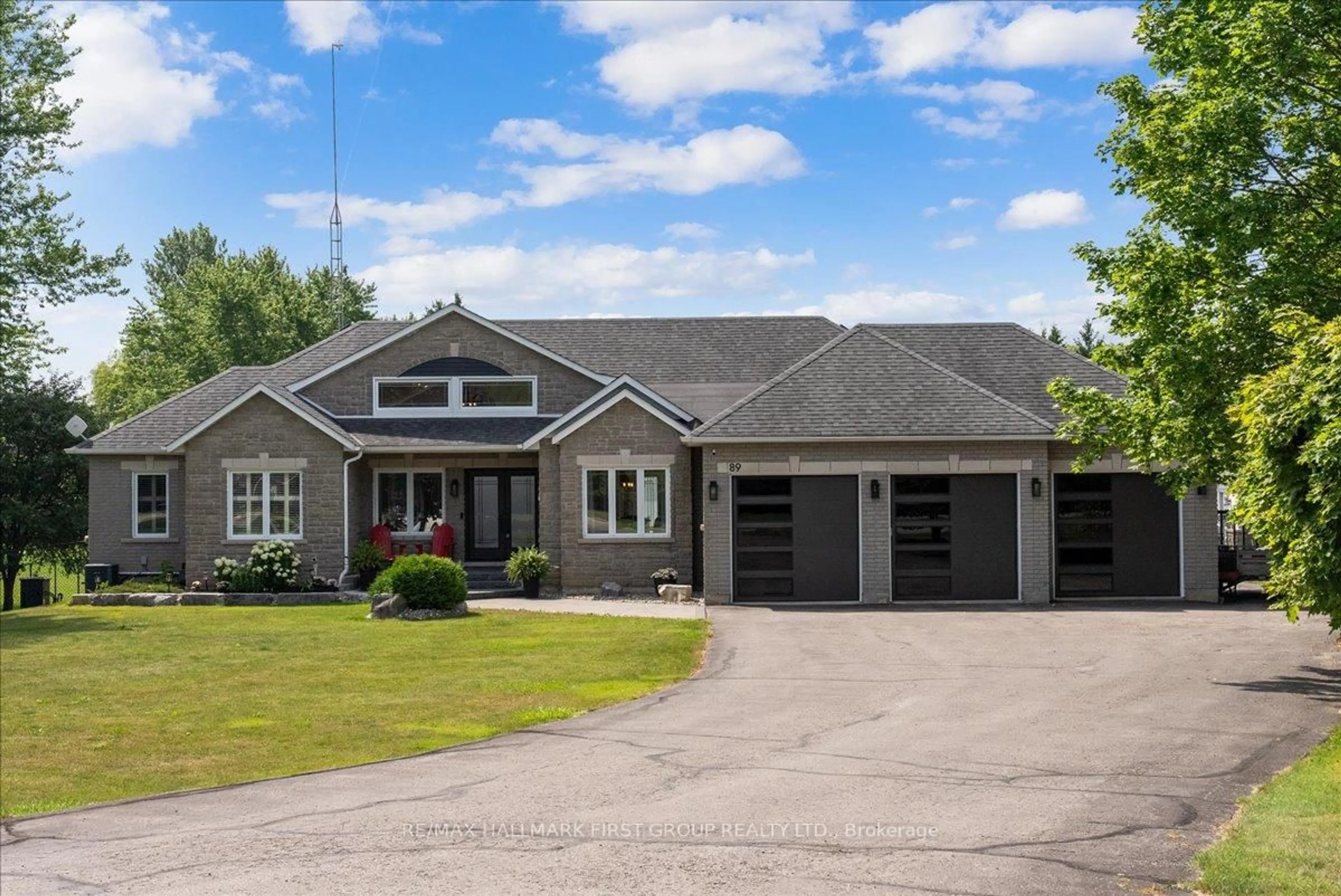 Home with vinyl exterior material, street for 89 Hurd St, Oshawa Ontario L1H 0M3