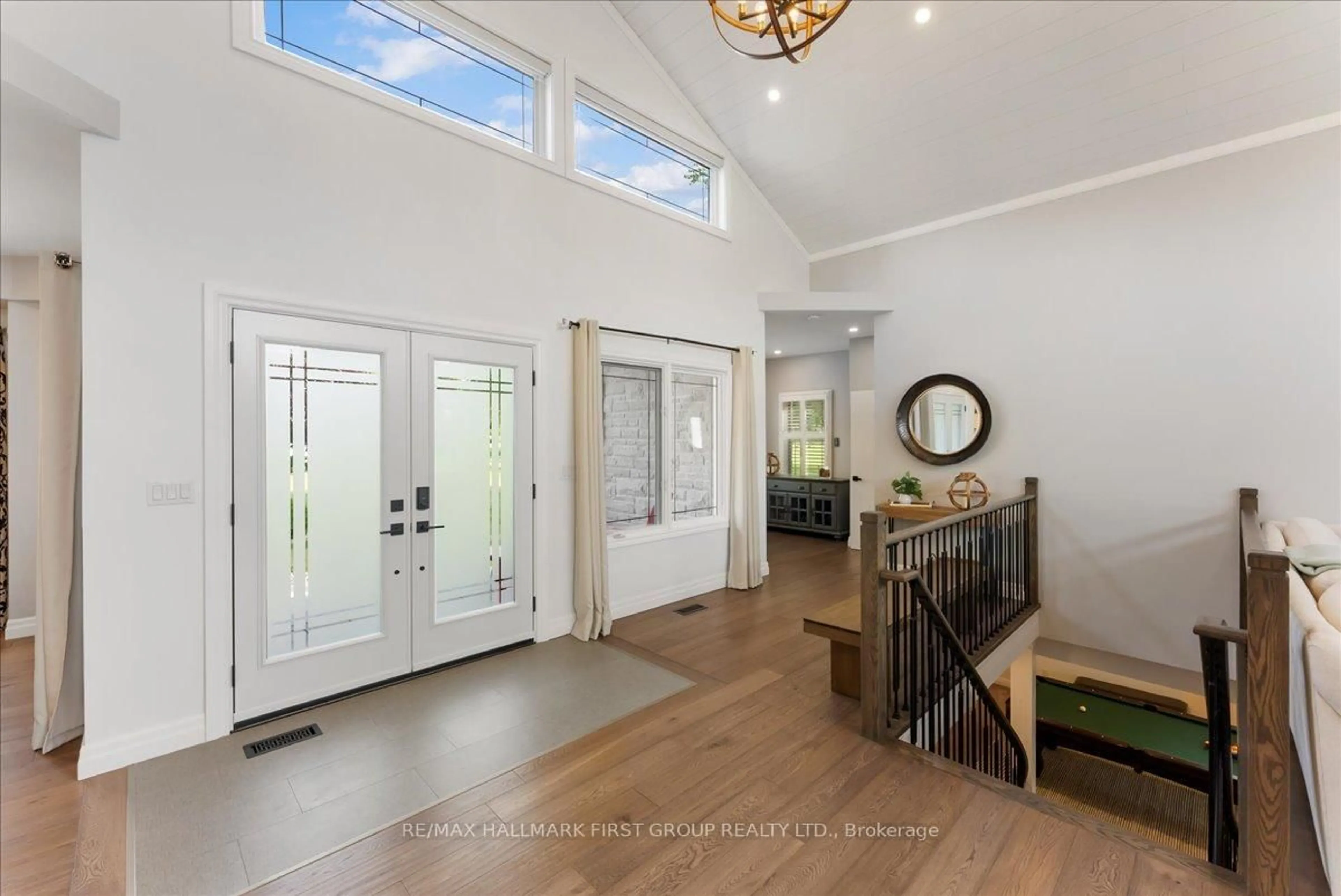 Indoor entryway for 89 Hurd St, Oshawa Ontario L1H 0M3